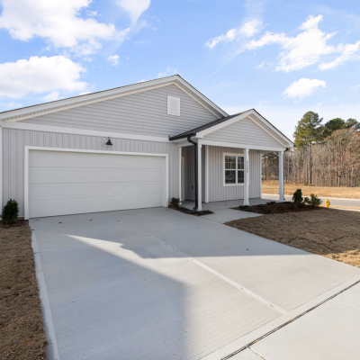 picture of a finished concrete driveway in Tulsa, ok