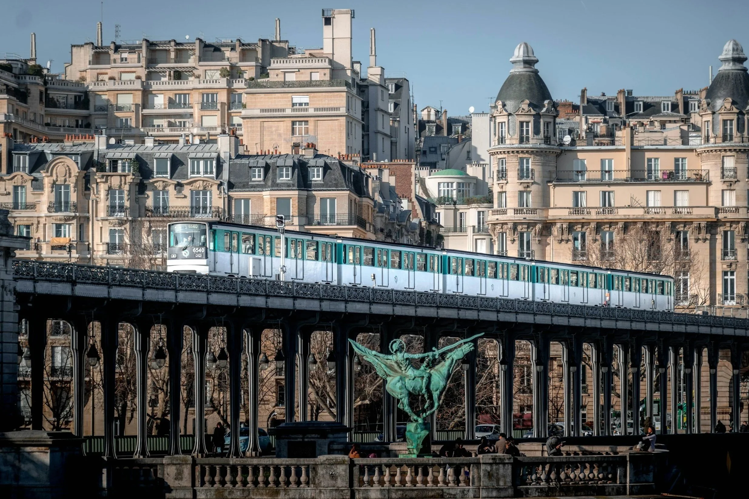 The quietest thief on the métro