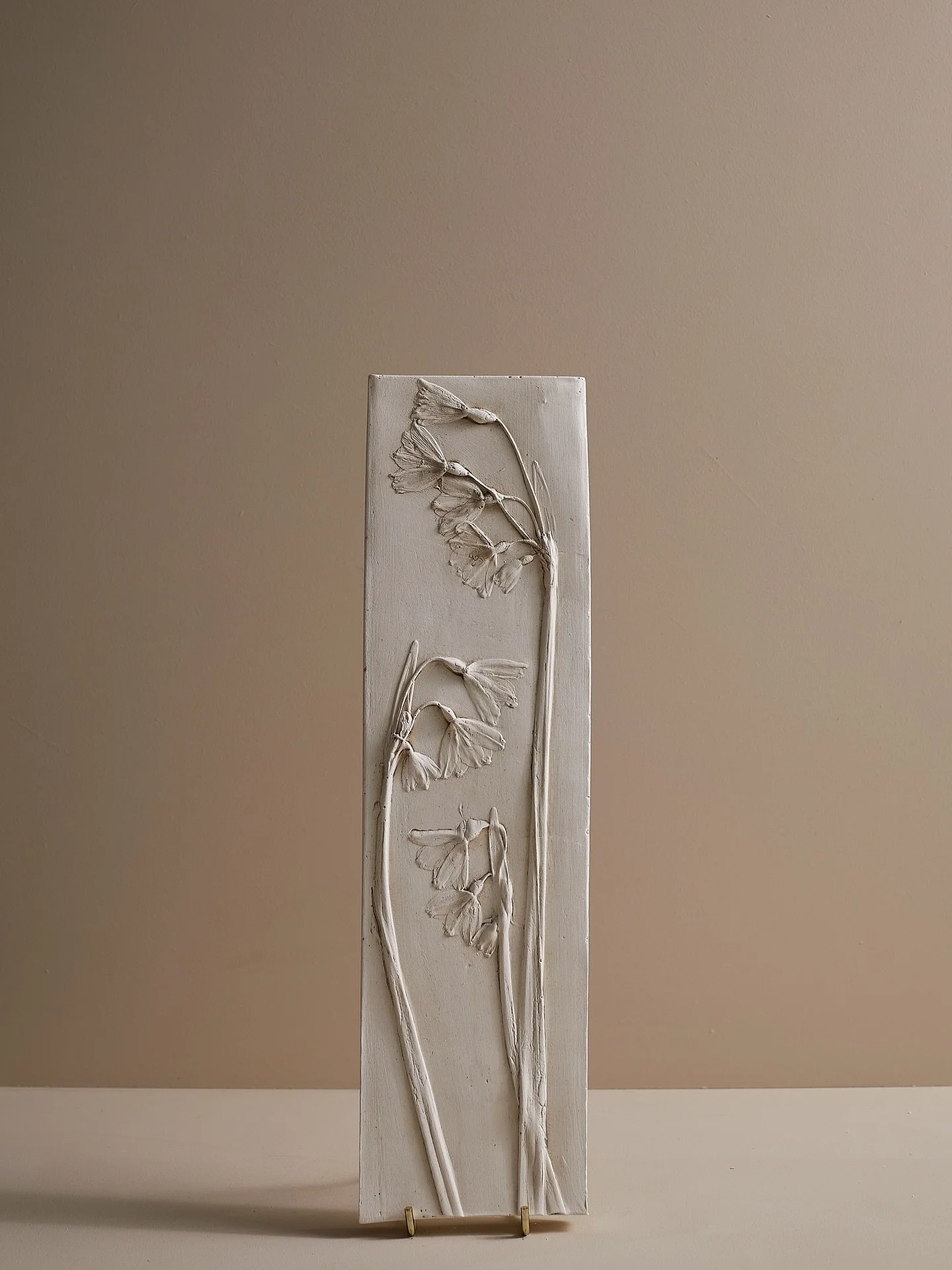 Nodding white bells - snowflakes. 

Adding a delicate touch to spring 🧚🏻