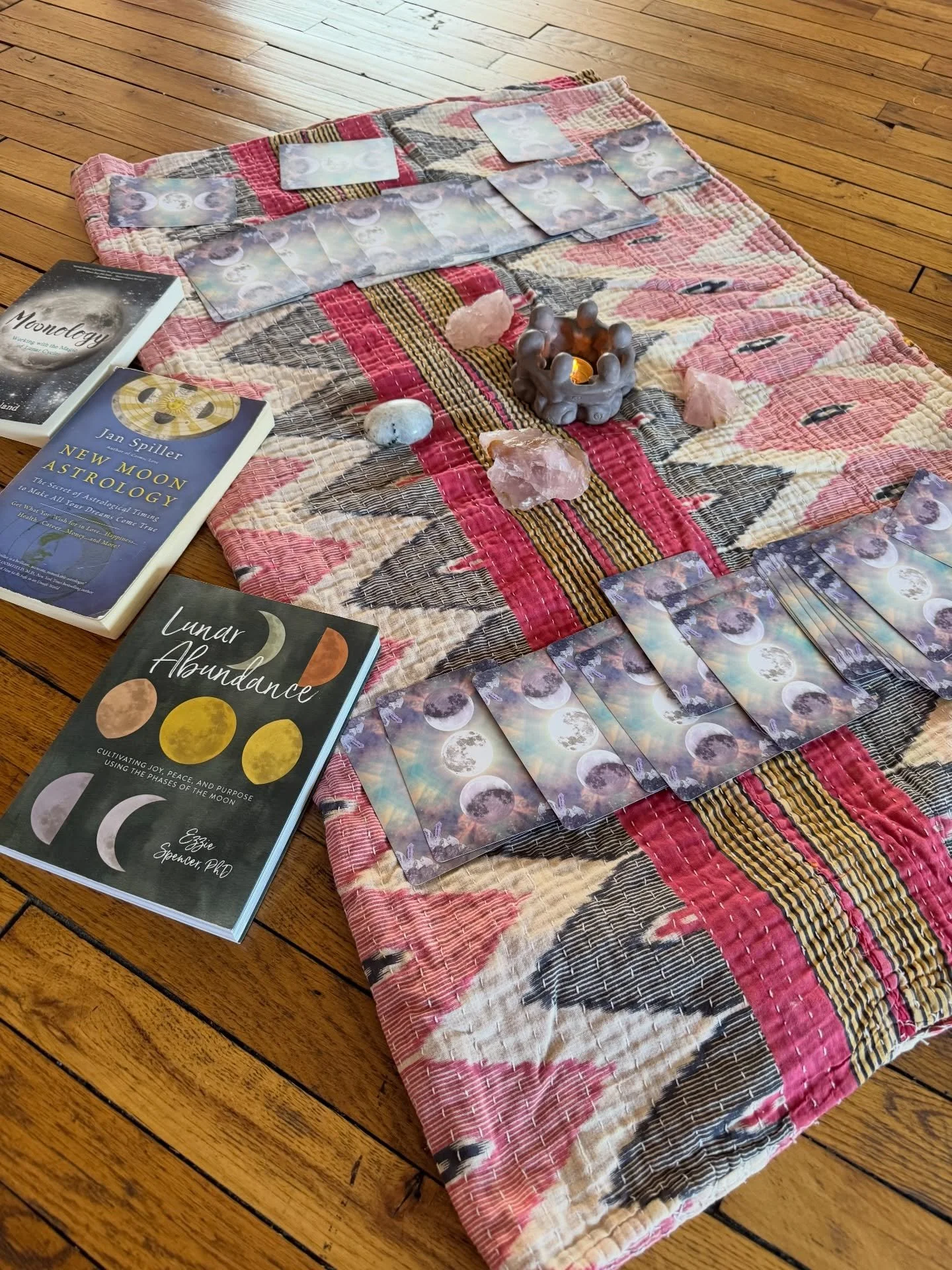 Our Somatic Lunar Celebration on Saturday was pure magic! ✨ We were fully present and connected with the rhythm of the cosmos. Thank you to everyone who joined us 🌙  #pisces #astrology #somatic #somaticyoga #yoga