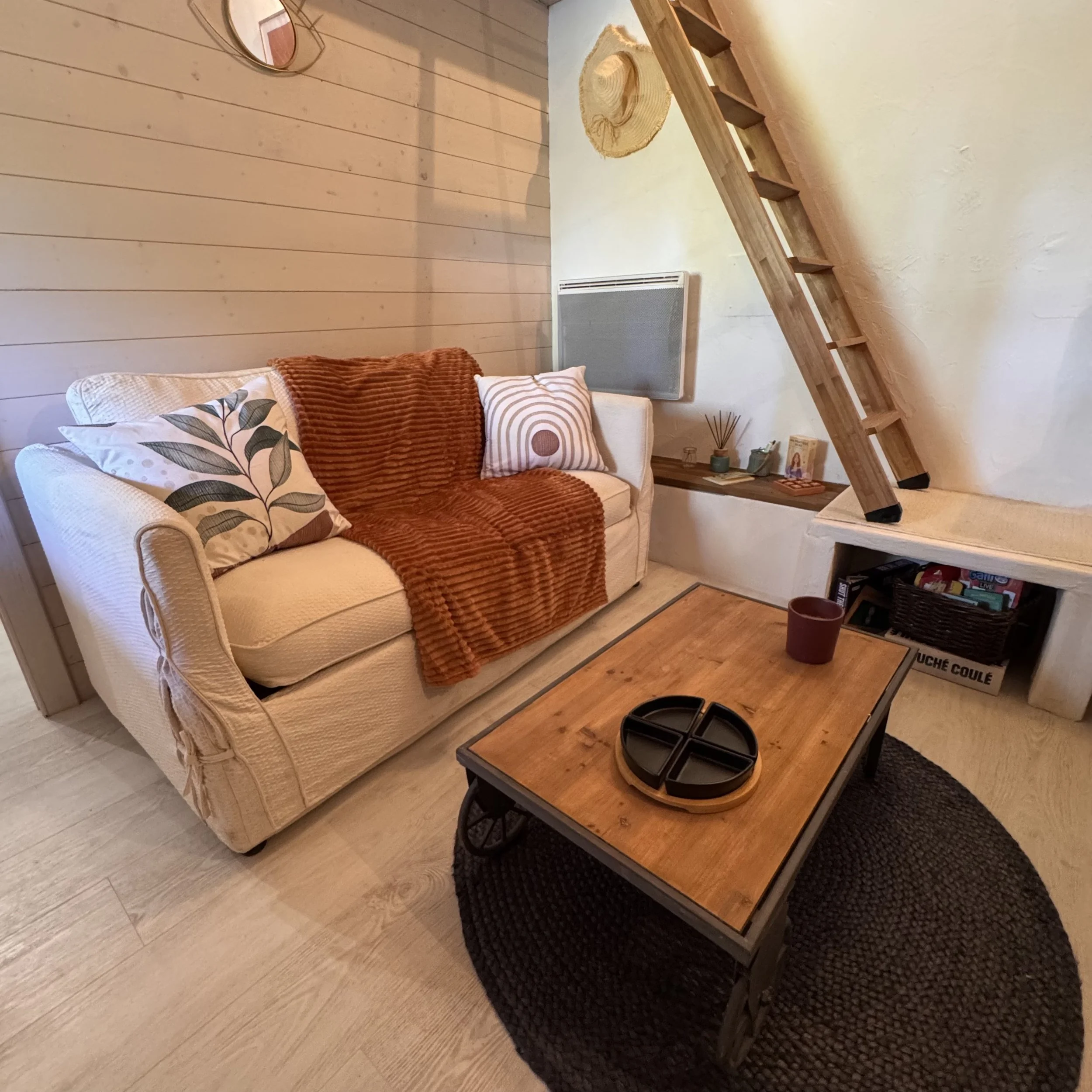 salon maison akaza location de vacances gîte vallée du kiwi Sud Landes Pays Basque Béarn Peyrehorade