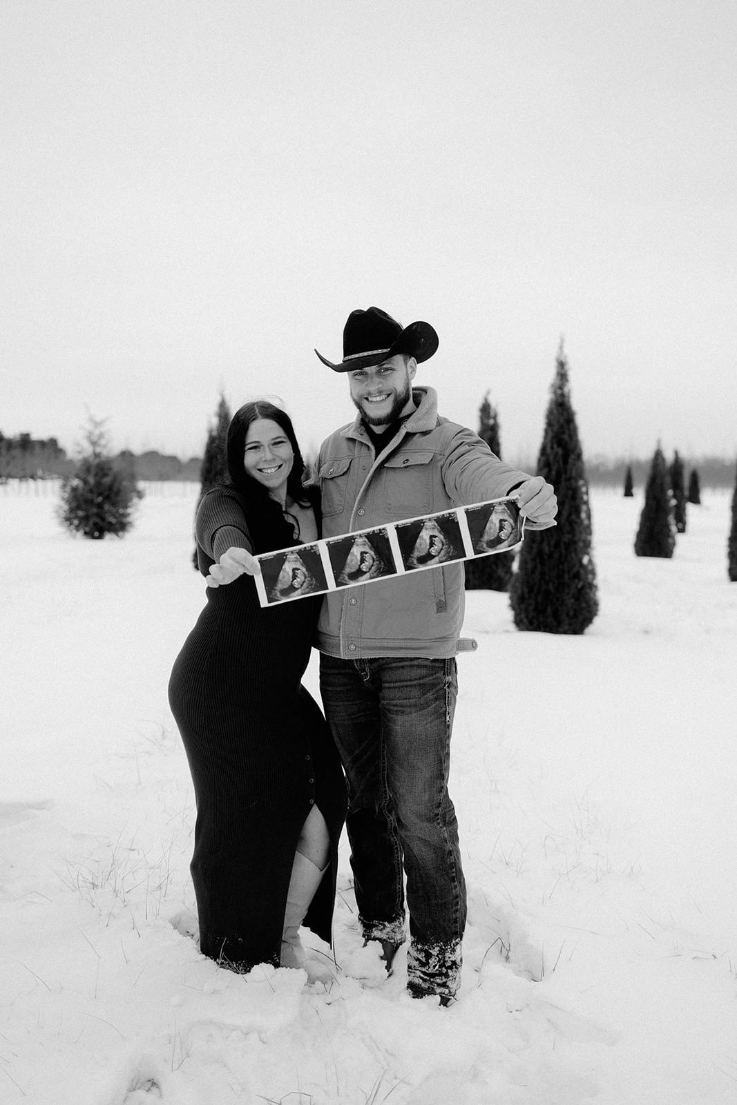 12.6.2025 - Grace & Jake Baby Announcement-30.jpg