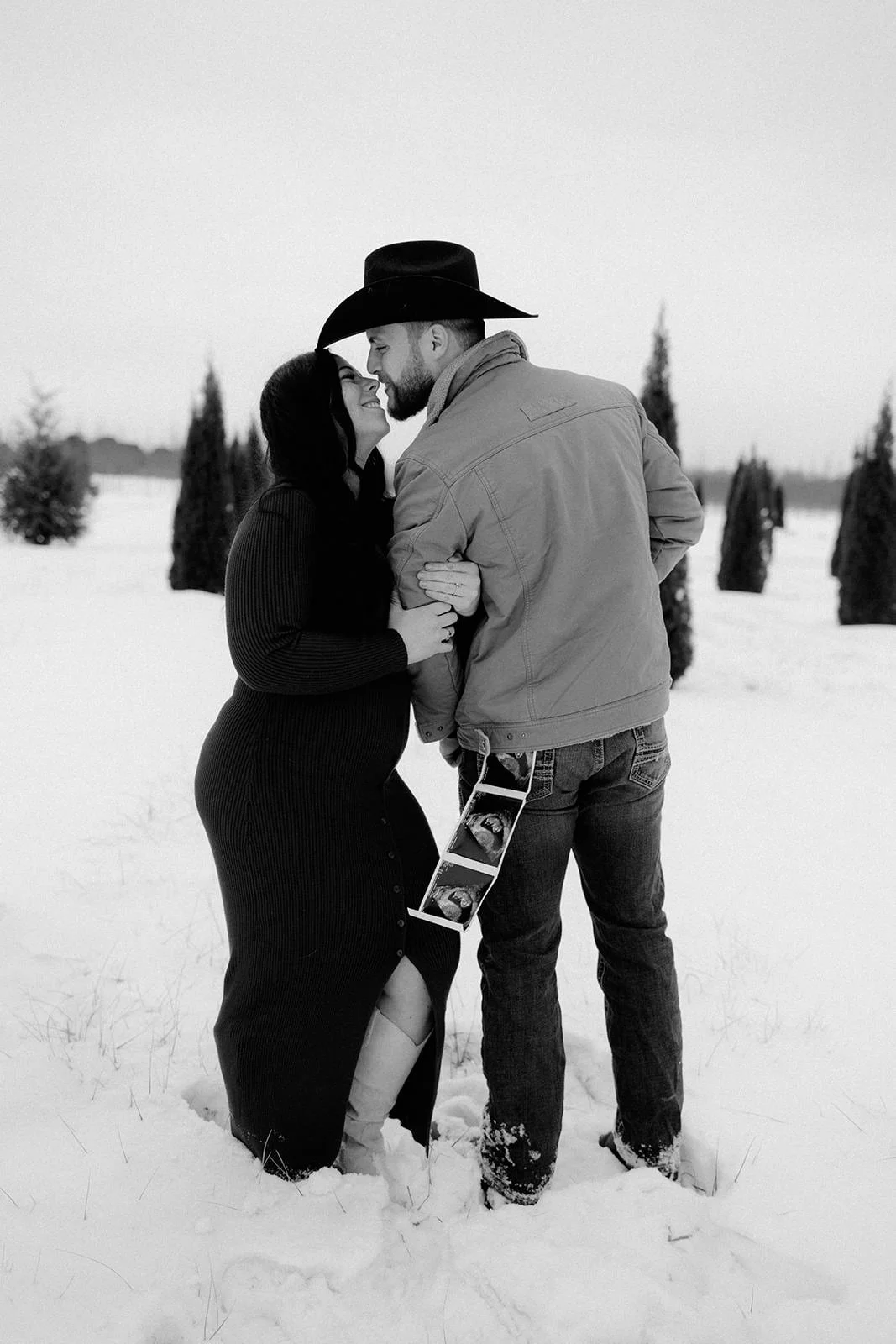 12.6.2025 - Grace & Jake Baby Announcement-24.jpg