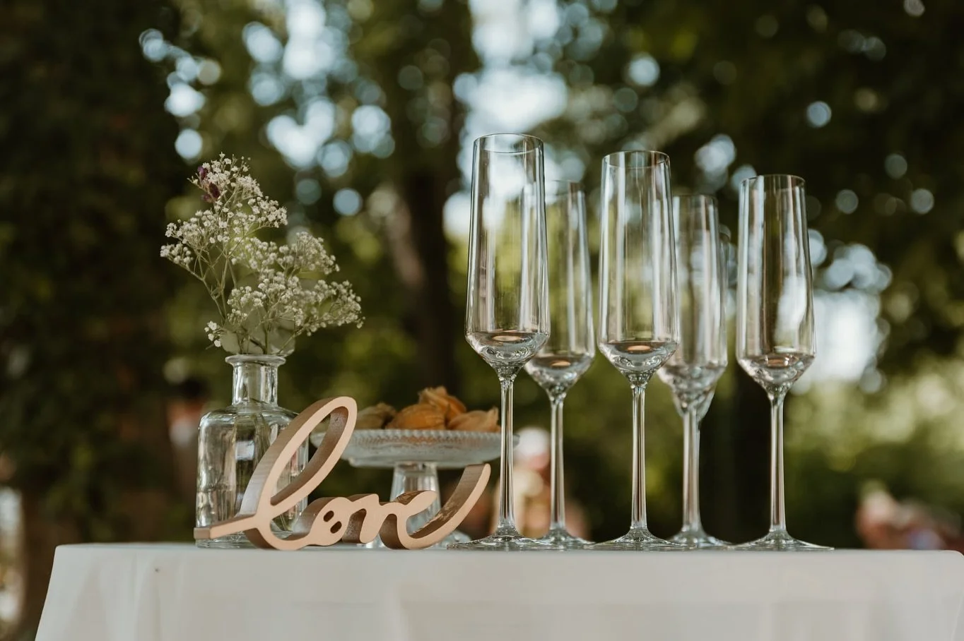 Backyard Wedding Planning in Connecticut: A Complete Guide from a Local Photographer