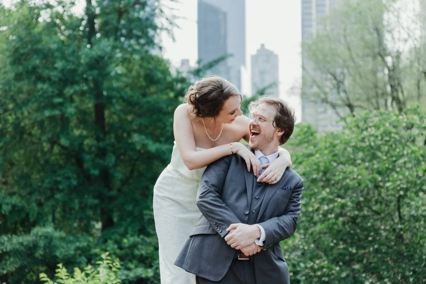 💚🤍
#centralparkwedding #centralparkelopement #centralpark #copcotcentralpark #copcotwedding