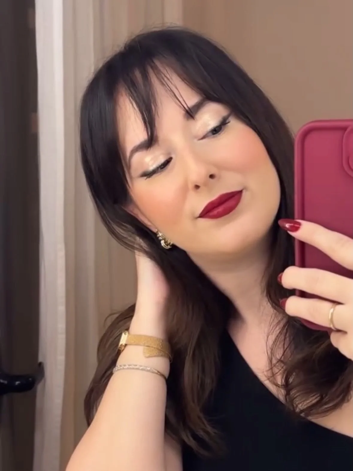 Merry Christmas with last year&rsquo;s glam cause this year the only glam I&rsquo;m doing is in my pyjamas 🤭🎄