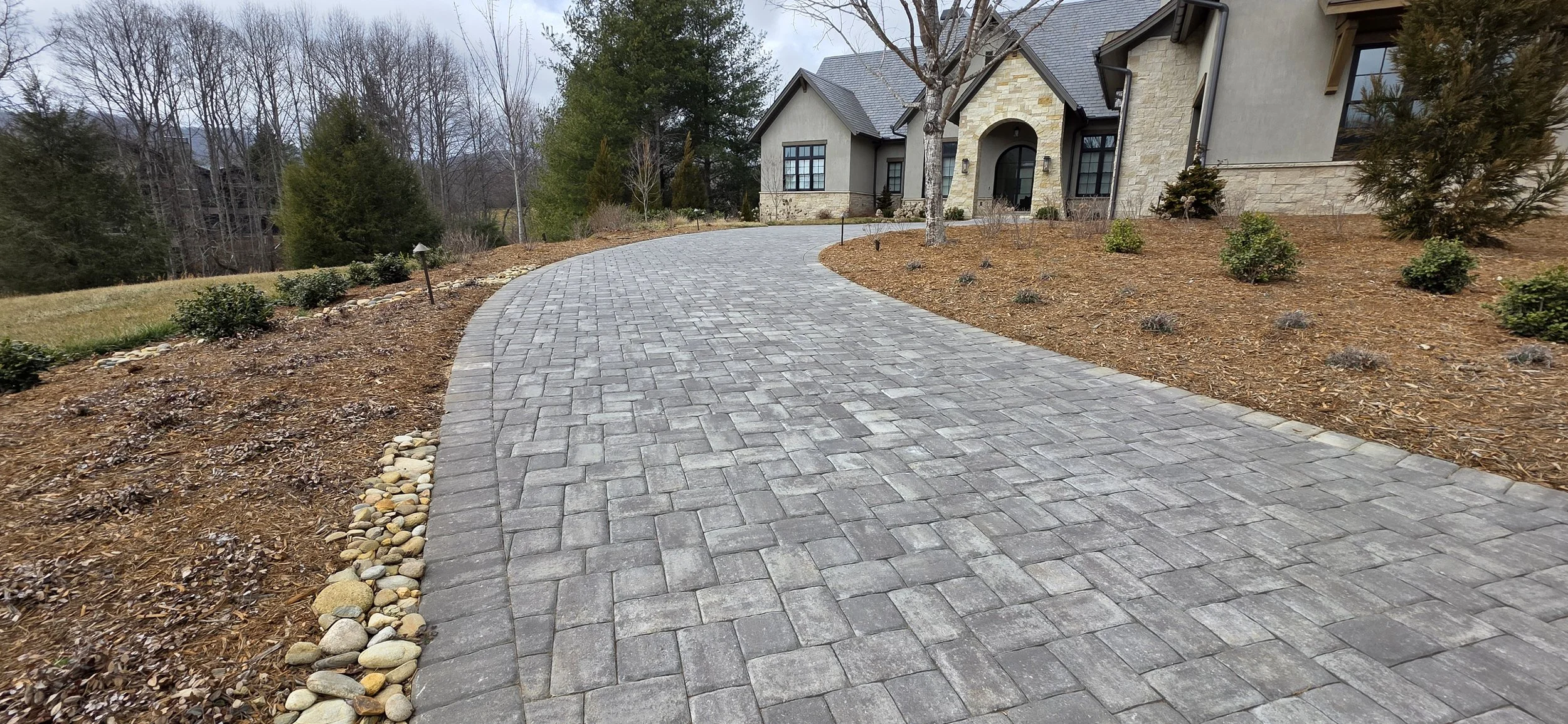 Cobble Blend Pavers 113720.jpg