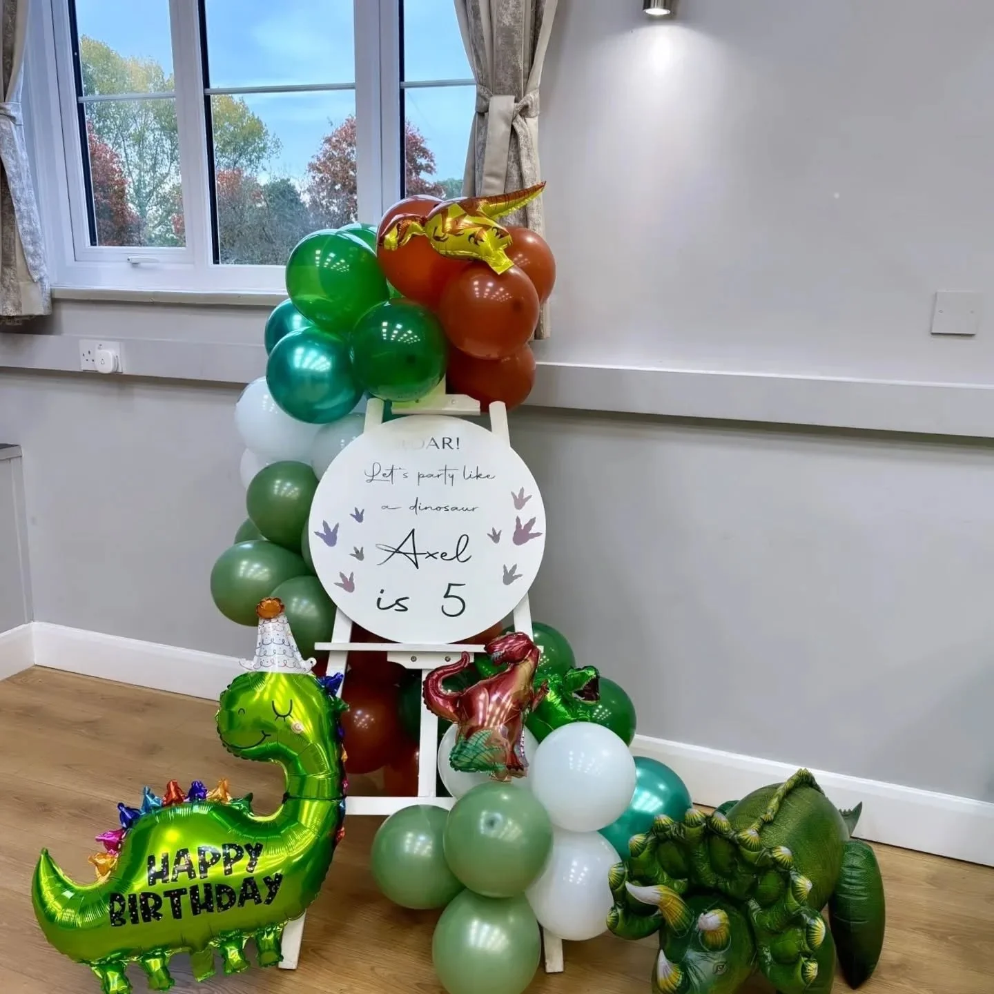🦖🎈 A ROAR-some 5th birthday celebration at the Village Hall! 🎉

We love seeing how families transform the hall for their special occasions &mdash; and this dinosaur-themed party was just fantastic 🦕💚 From the beautiful balloon display to the per