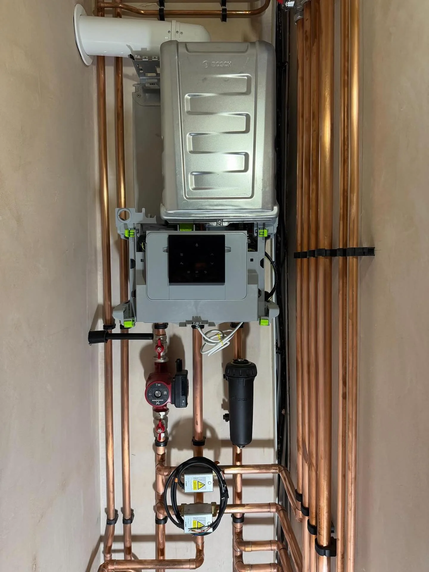 Just finishing off this little plant room on behalf of our sister company @gemsolutionsprojects 🤝 when we say your property our responsibility we really do mean it, covering every trade from groundwork&rsquo;s to build, roofing to plastering and til