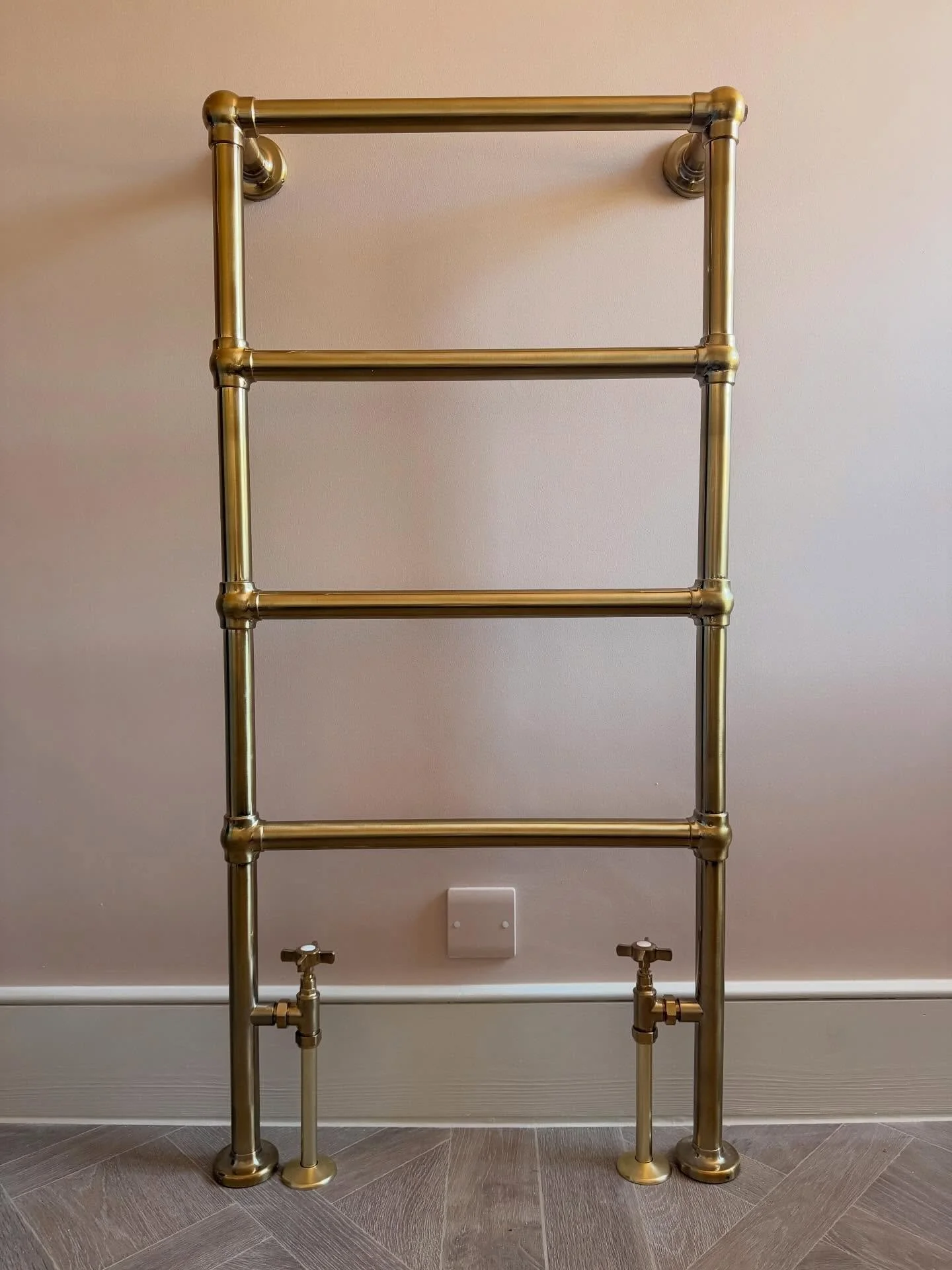 Supply and fit of a new towel radiator in antique brass for some repeat clients 🫶 #gemsolutionsbath #towelradiator #radiator #plumbing #plumbinglife #plumber #bath #bathsomerset #cityofbath #bathlife