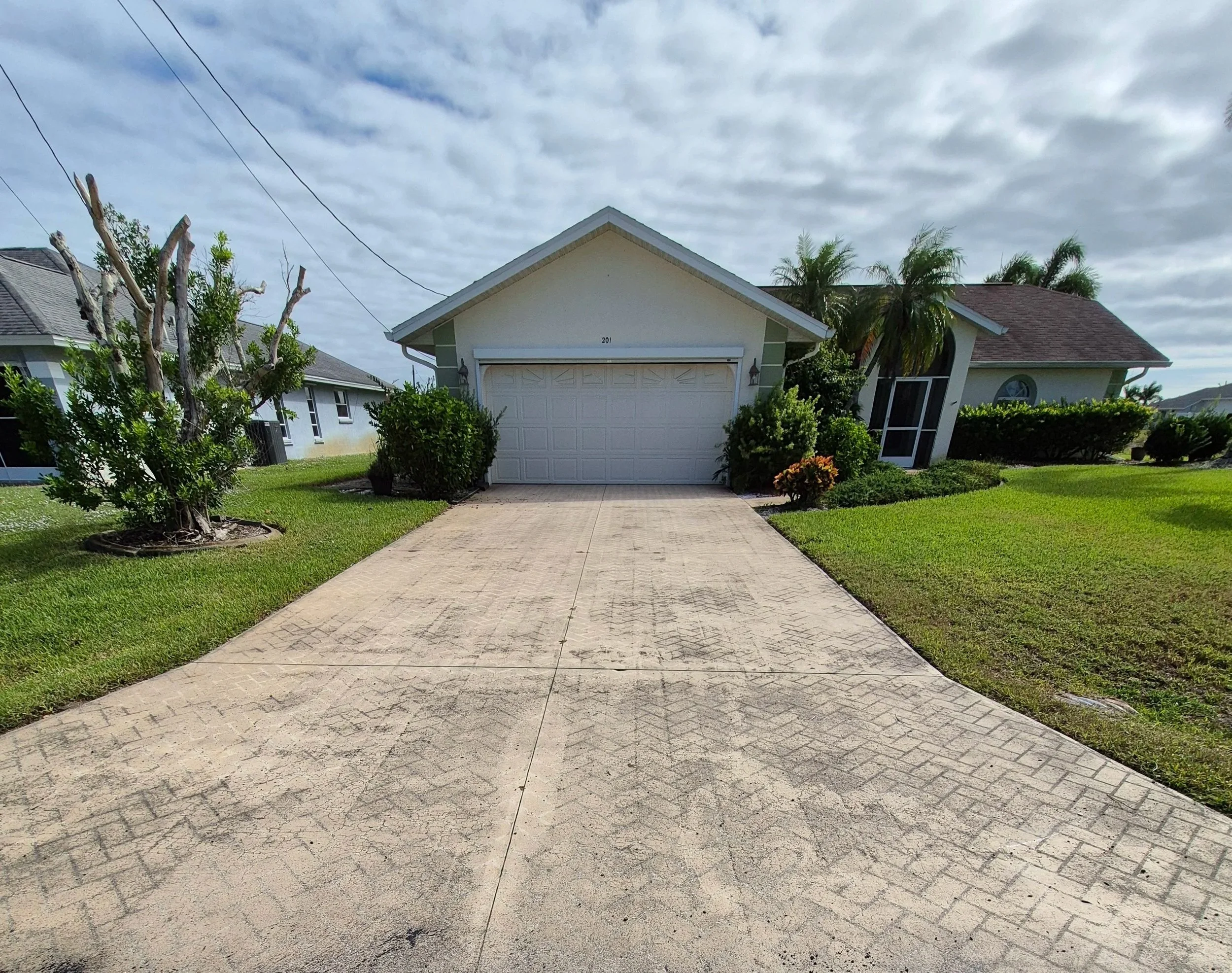 Demeterdrivewaybefore.jpg