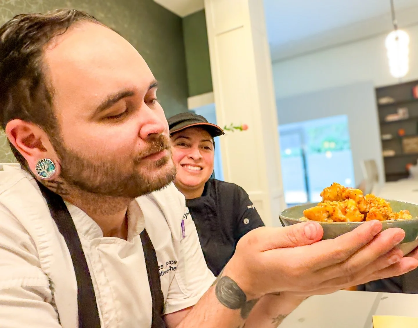 Advice for Wednesday: Find someone who looks at you the way Chef looks at this perfectly crafted cauliflower bowl! 

Come see us and fall in love with your lunch at your new favorite spot! 

#lunchgoals #goodfoodgoodvibes