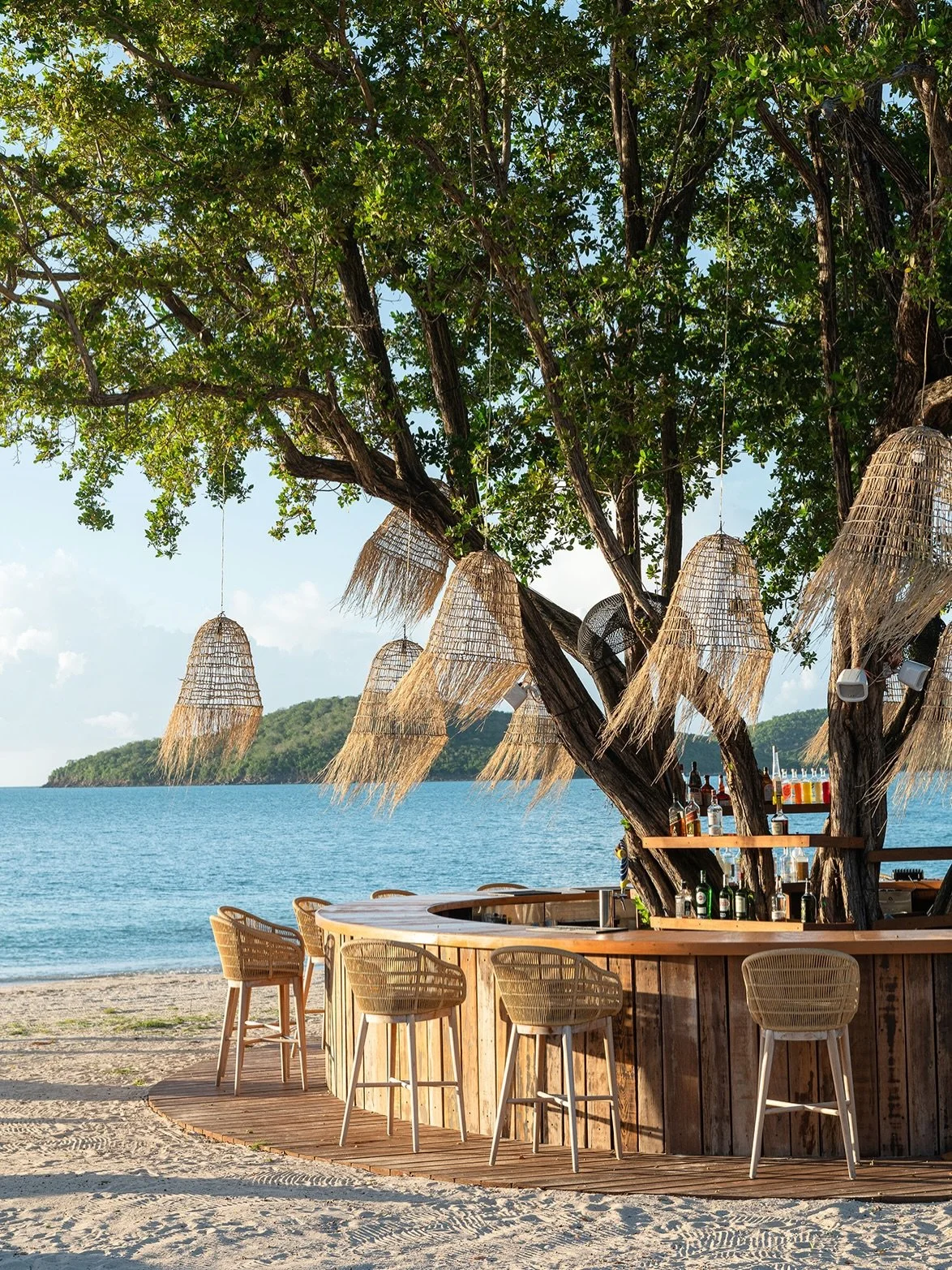 Antigua is one of our most requested honeymoon destinations, but where you stay matters here.

Each of these properties offers a completely different experience, and choosing the right one is what makes the trip feel personal.

@hermitagebay is quiet