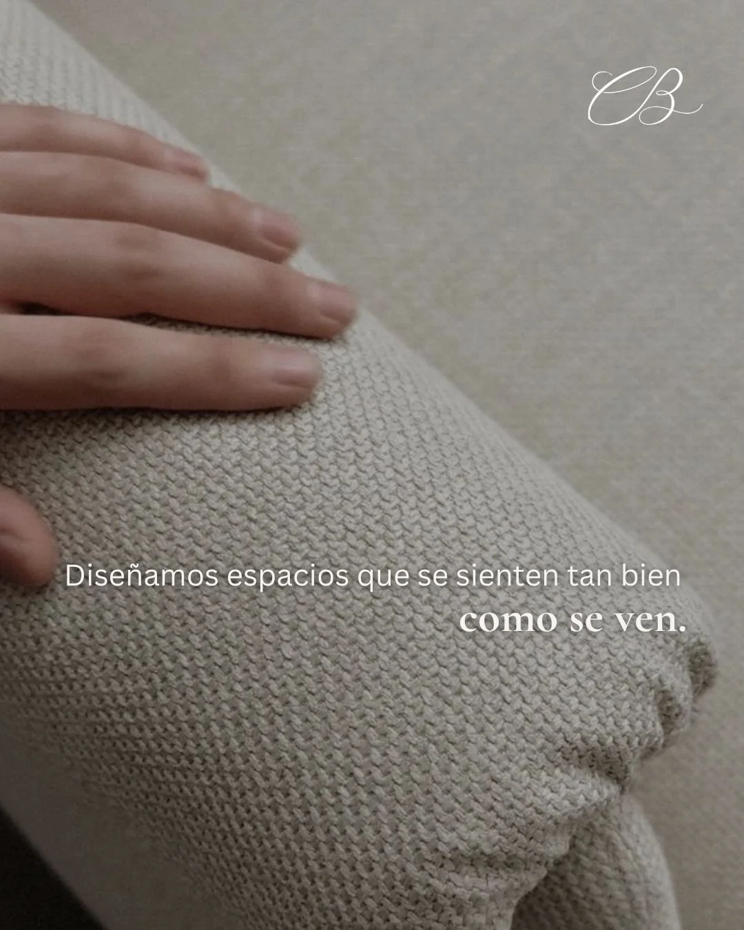 Hay espacios que se ven bonitos.
Y hay espacios que, adem&aacute;s, se sienten bien todos los d&iacute;as. ✨
En Casa Banuet creemos en dise&ntilde;ar hogares con intenci&oacute;n, equilibrio y bienestar. 🛋️🪞
Cotiza tu proyecto www.casabanuet.com