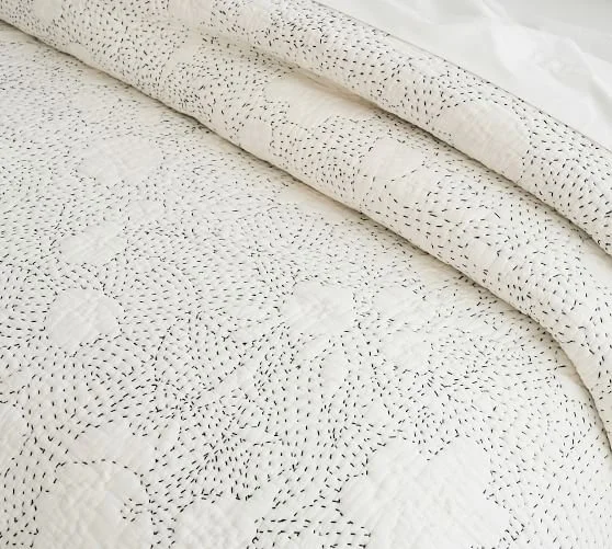 contrast-floral-stitch-handcrafted-cotton-quilt-shams-c.jpg