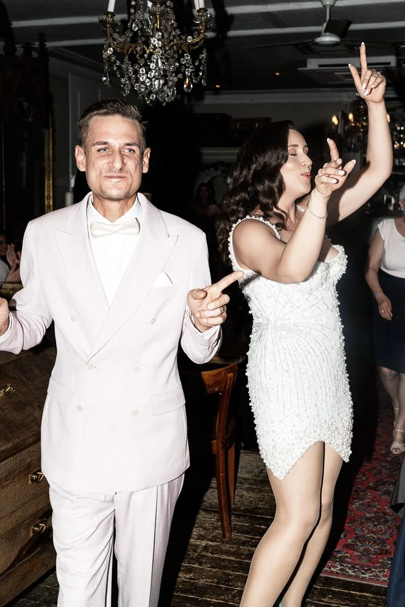 Braut und Bräutigam auf der Tanzfläche, Hochzeitsparty im LA DÜ Düsseldorf
