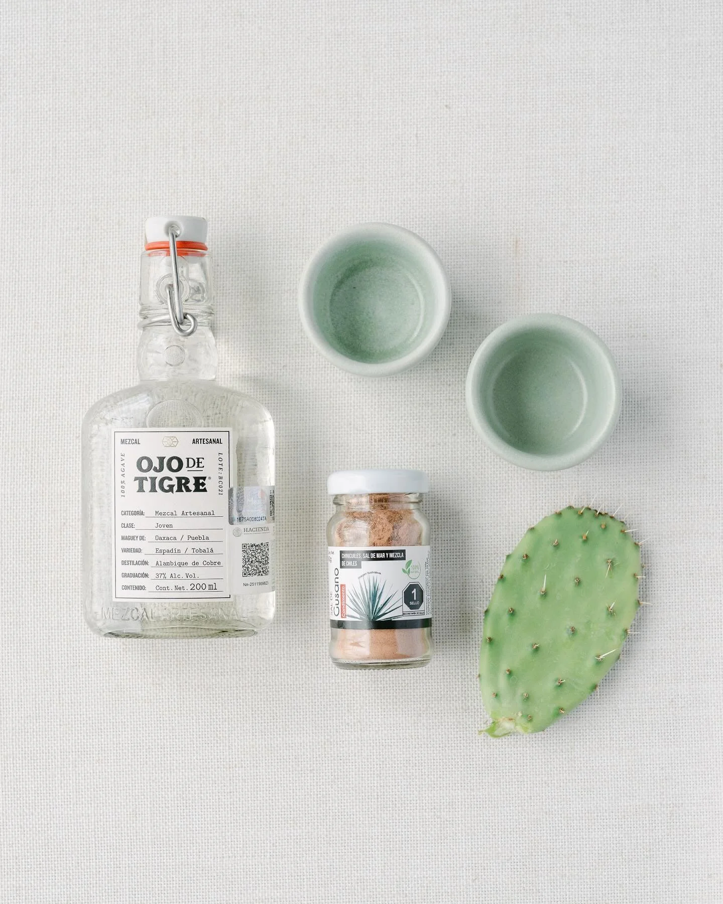 With our mezcal kit, your gift is ready to serve, and sip.

#welcomegifts