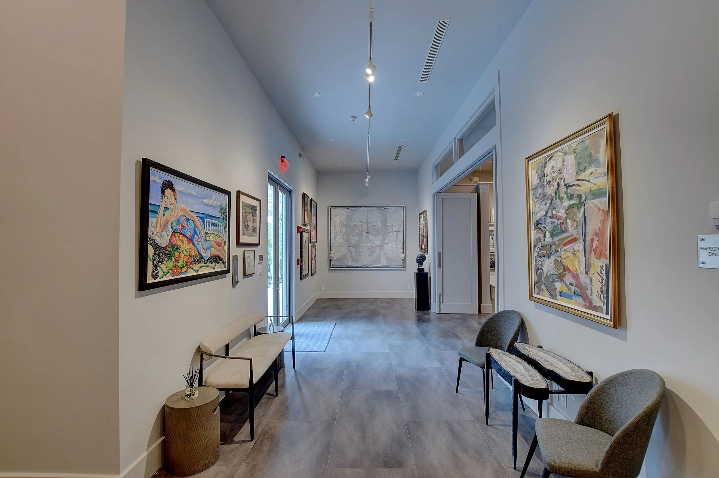 418.8KB - V&M Foyer.jpg