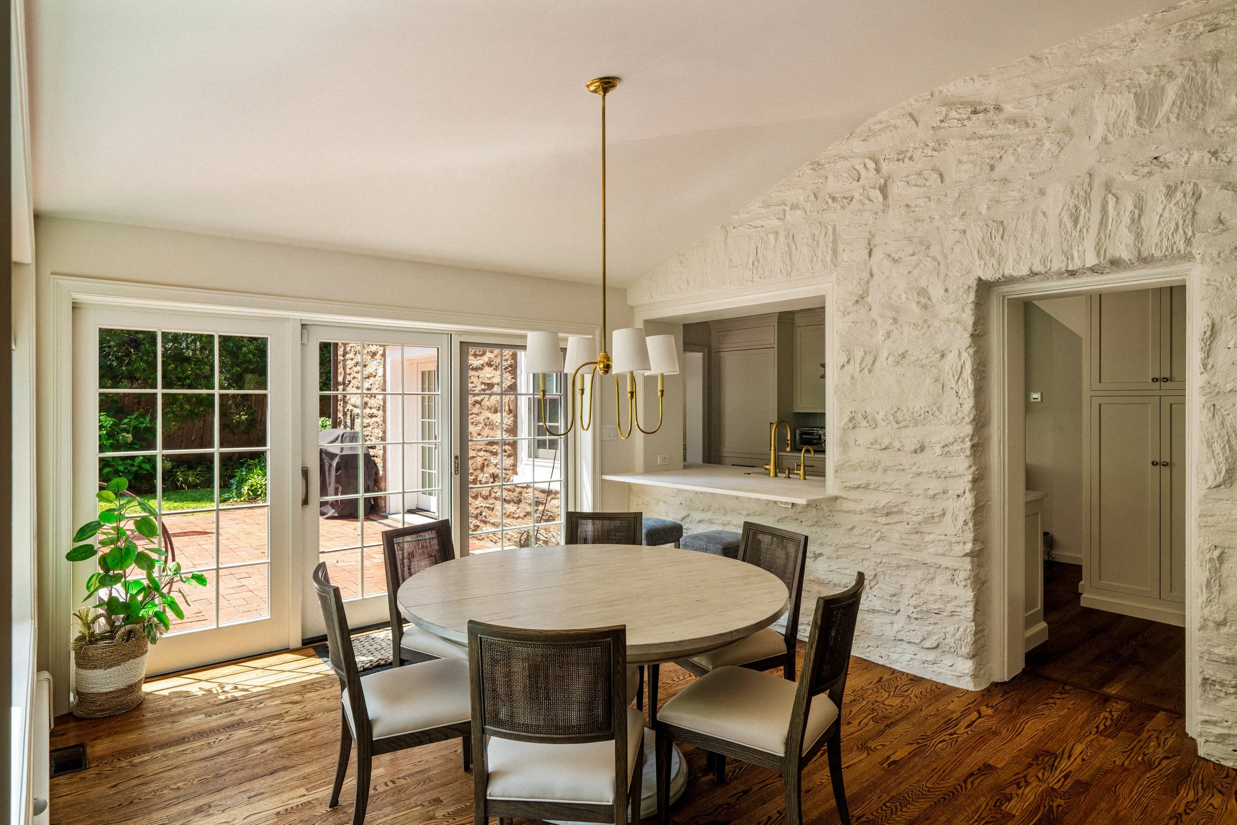 24-custom-210-whitemarsh-ave.jpg