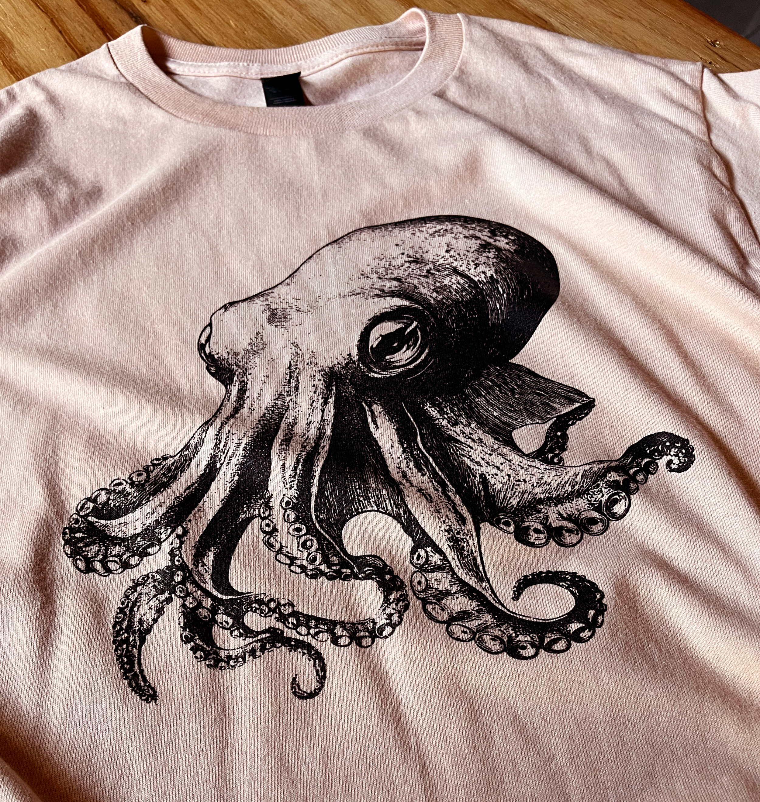 Octopus - Dusty Rose T-Shirt - Unisex/Mens
