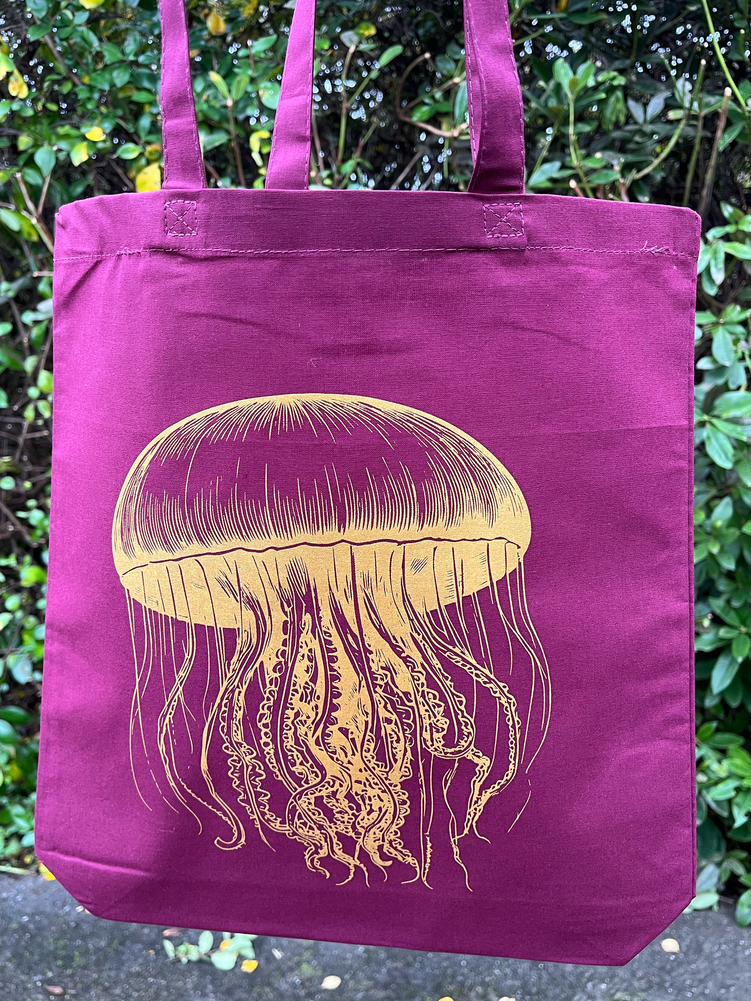 Maroon Bag Gold Octopus 01.png