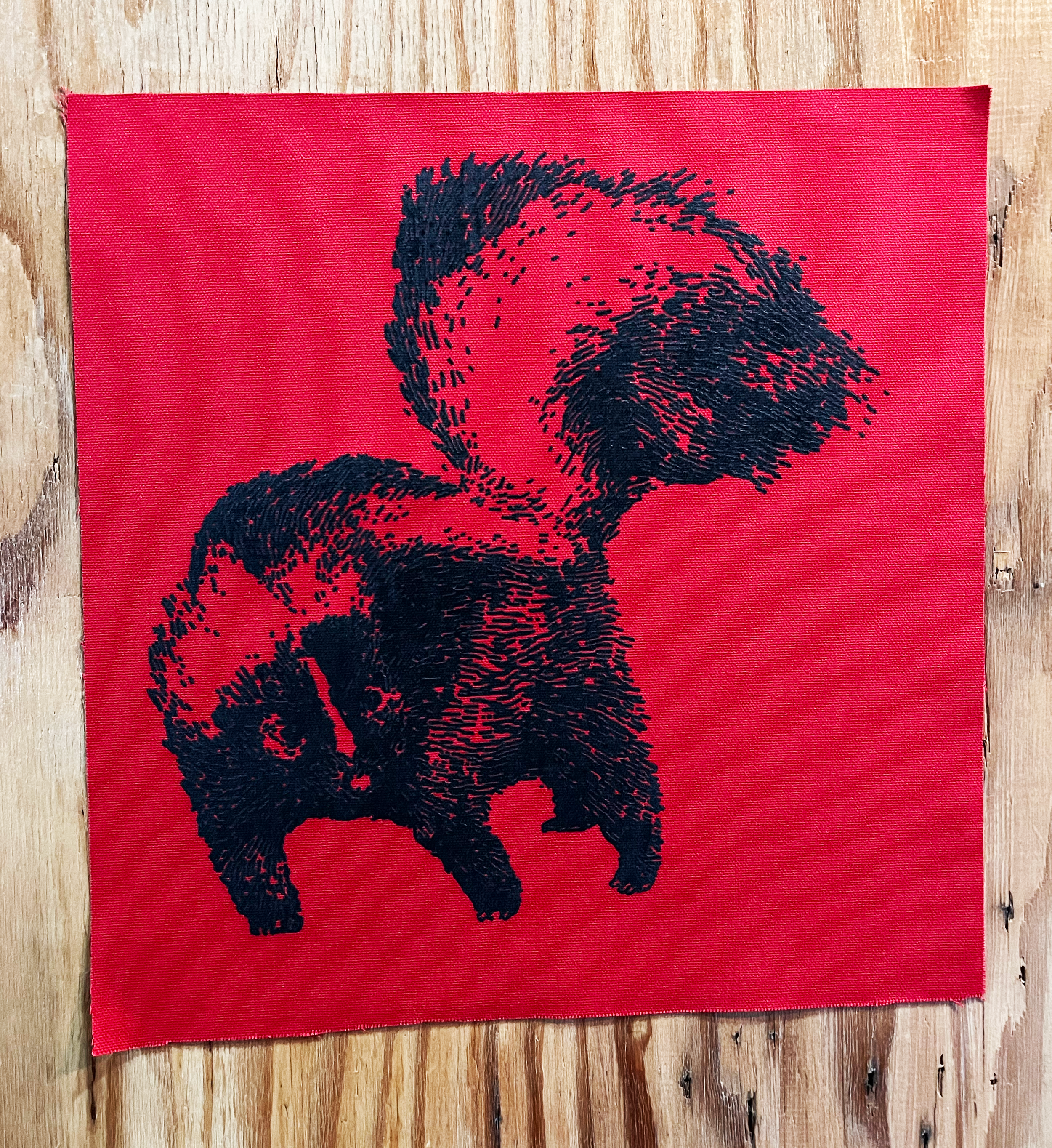 Skunk Black on Red Back Patch 03.png