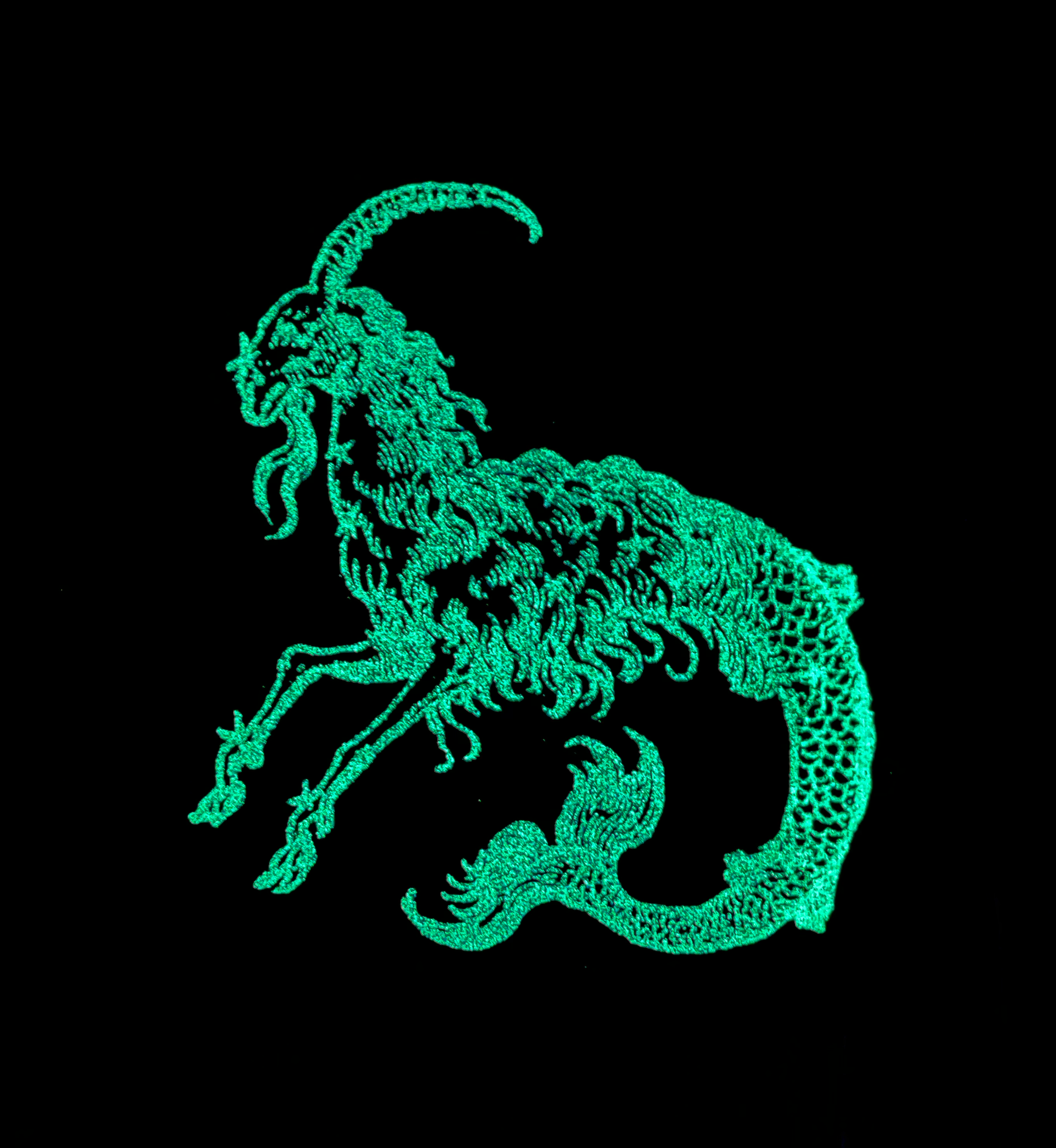 Mergoat Small Patch White on Black 02.png