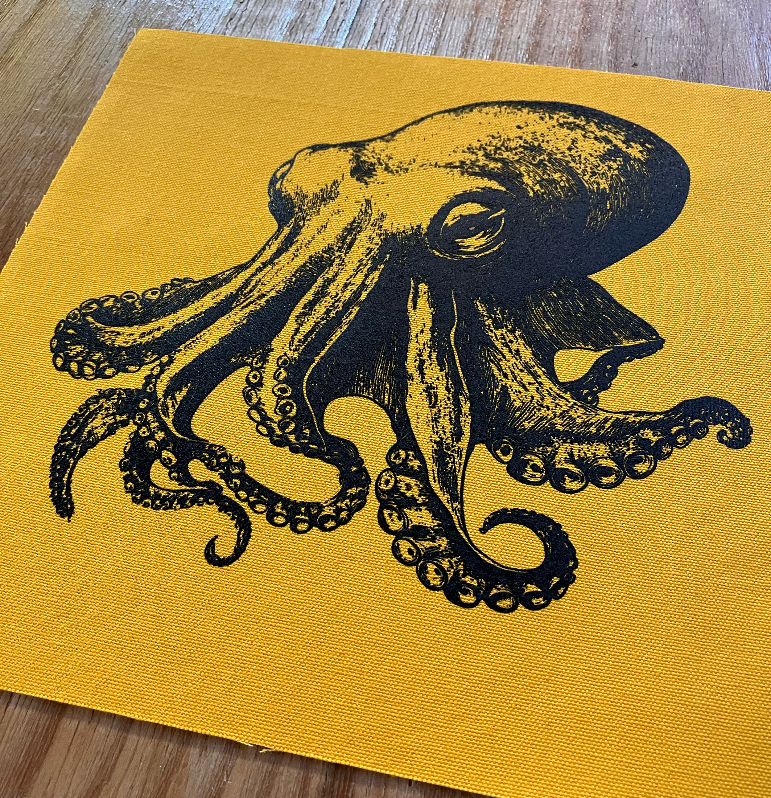 Octopus Black on Yellow Back Patch 01.png
