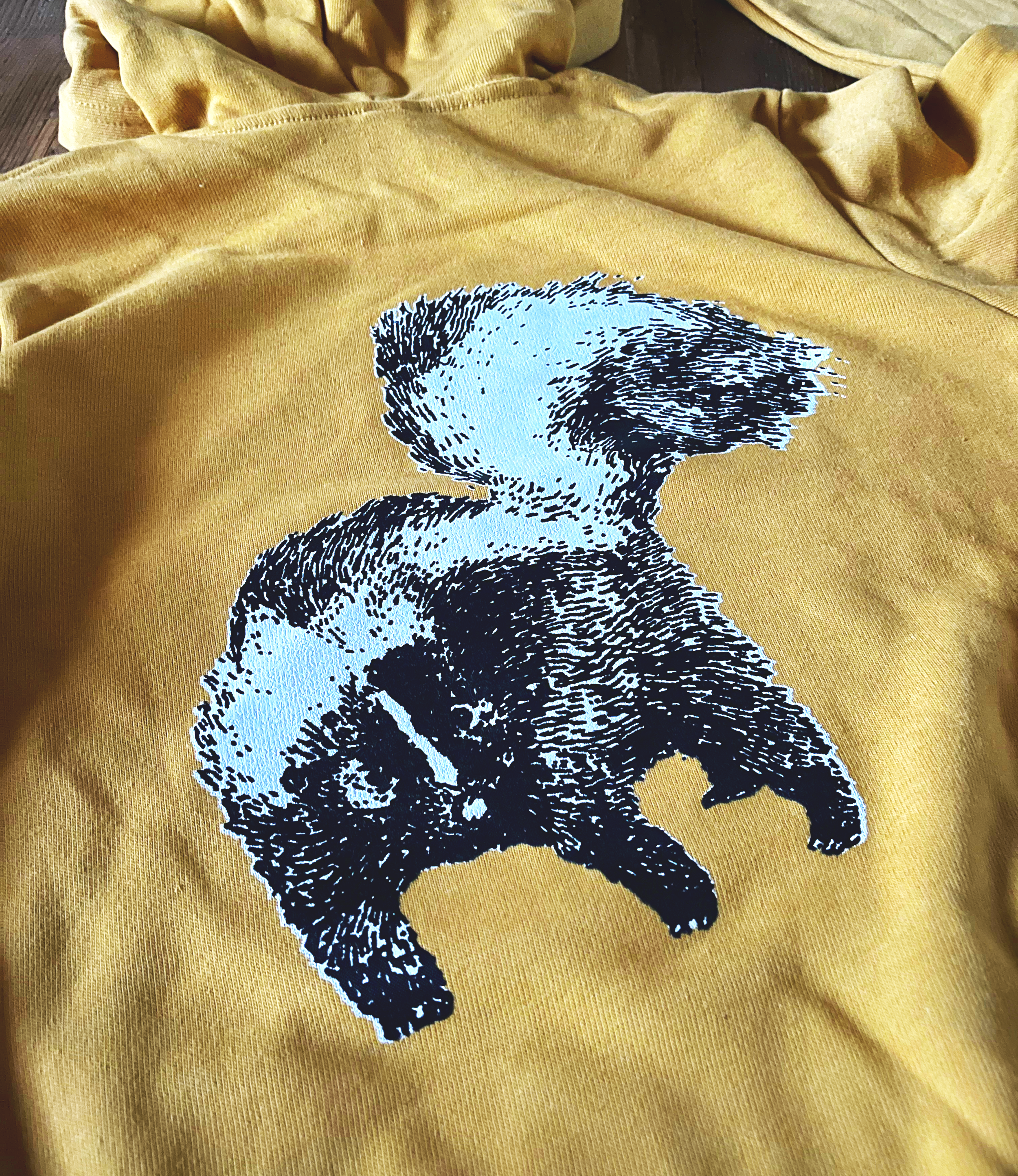 Yellow+Hoodie+Skunk+02.png