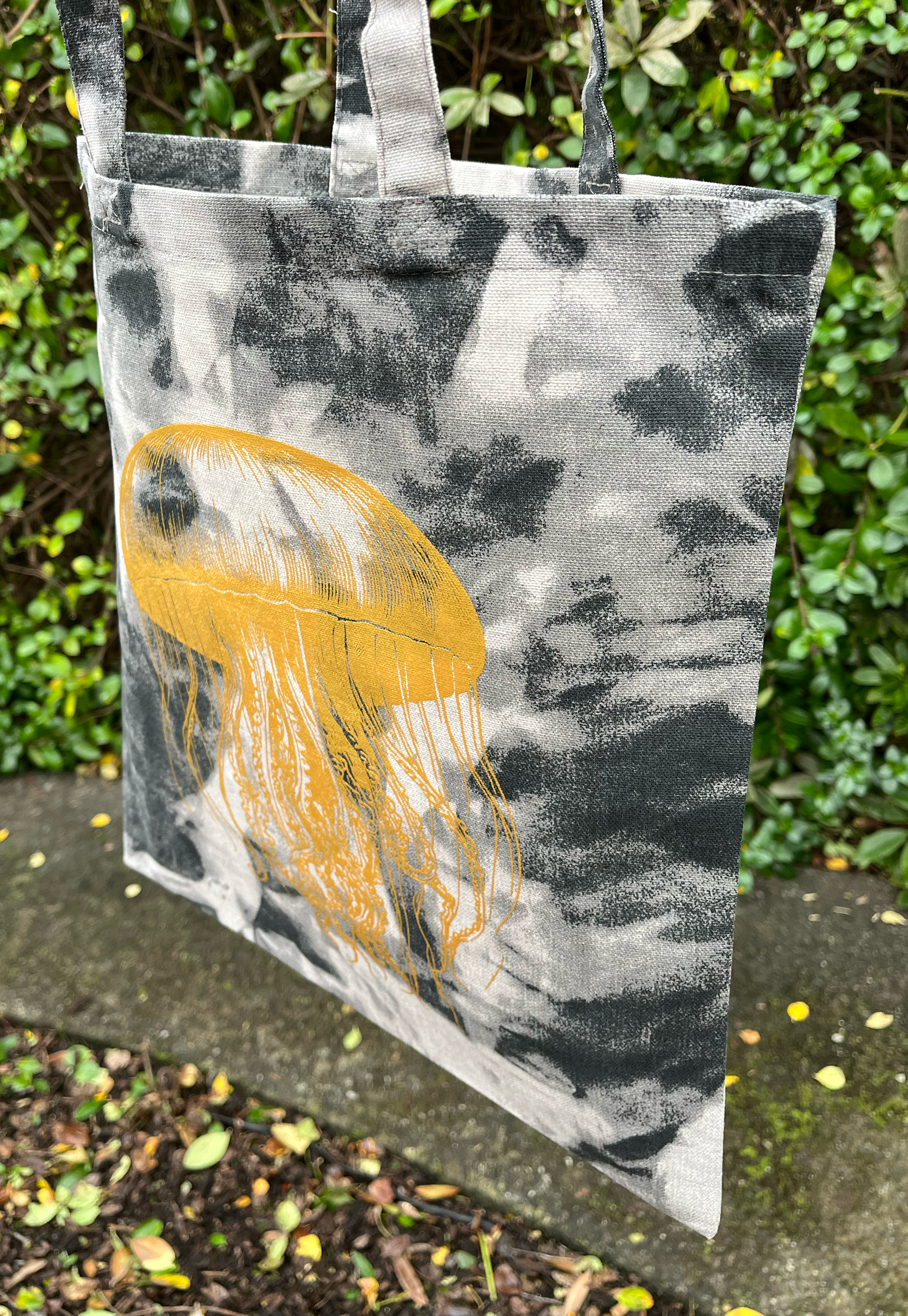 Black + White Tie Dye Bad Gold Octopus 02.png