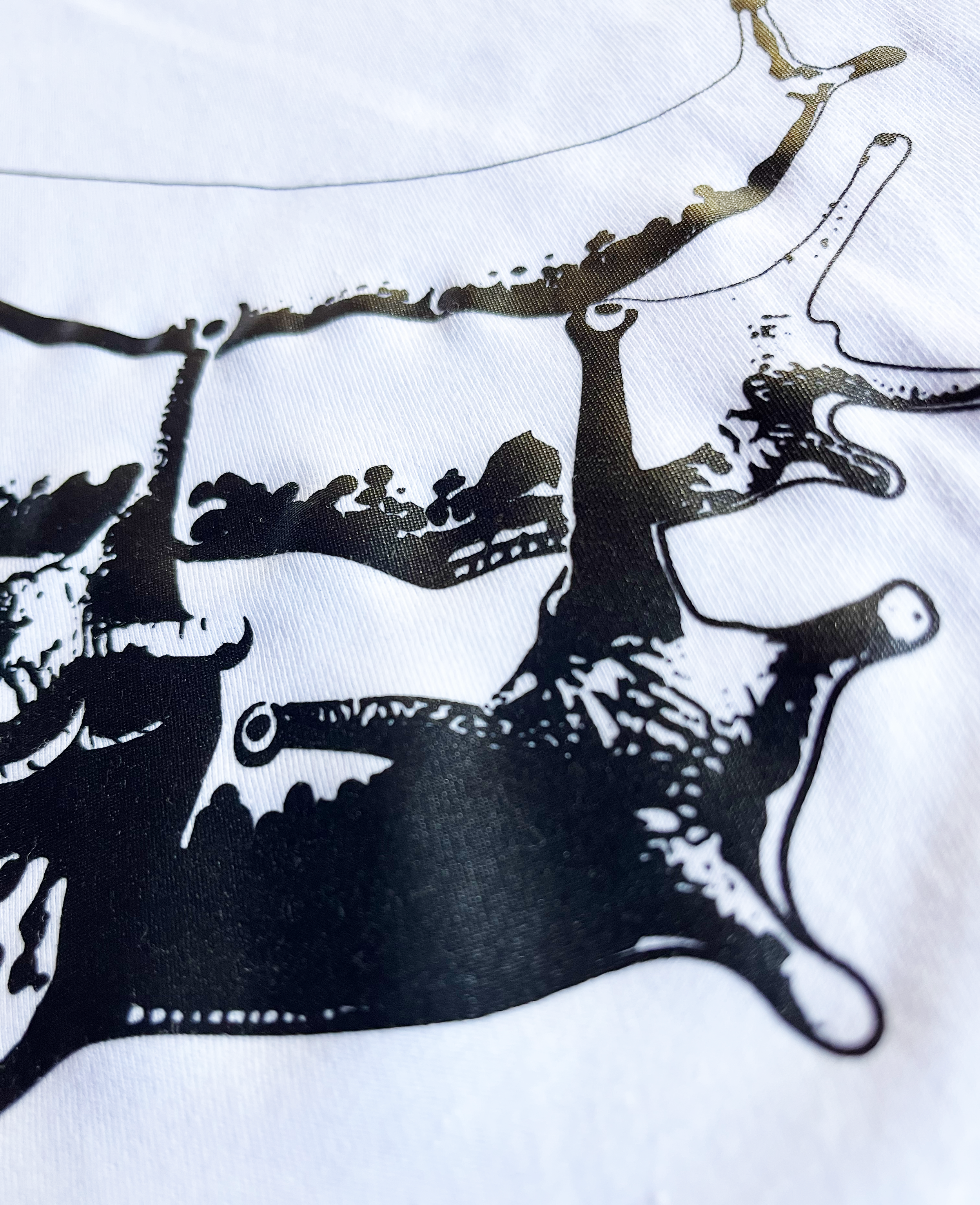 Banana Slug Mens White TS 02.png