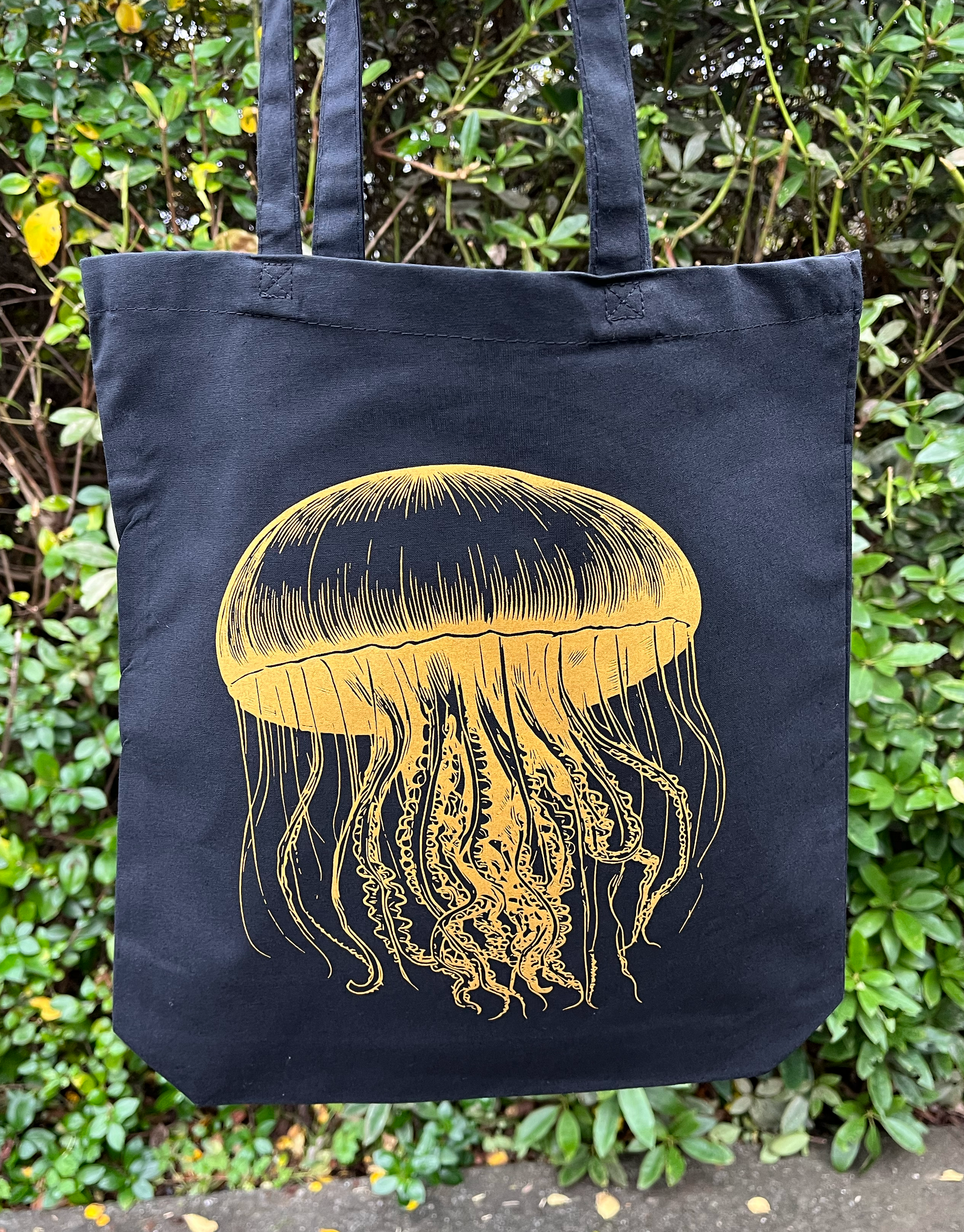 Black Bag Gold Octopus 02.png