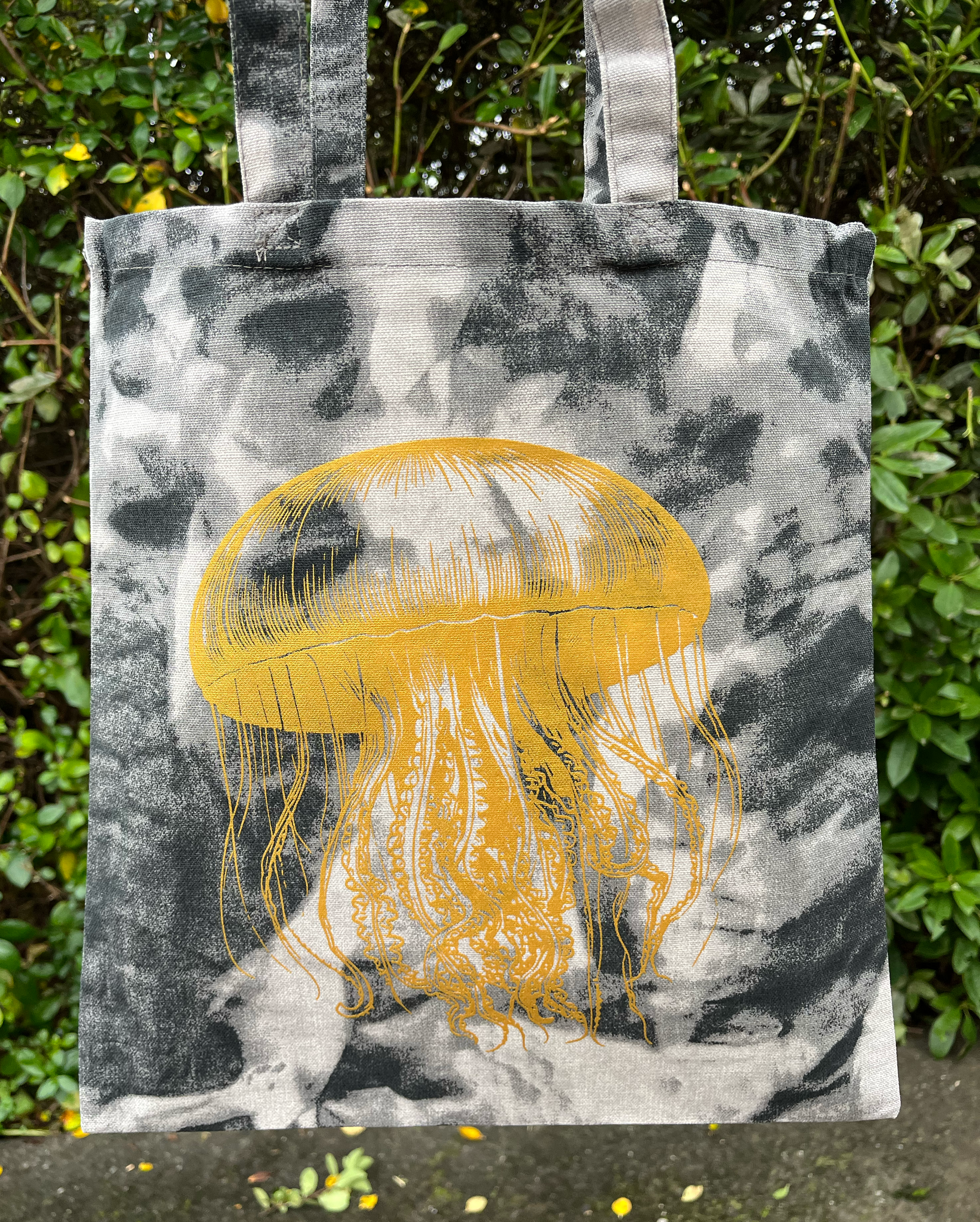 Black + White Tie Dye Bad Gold Octopus 01.png