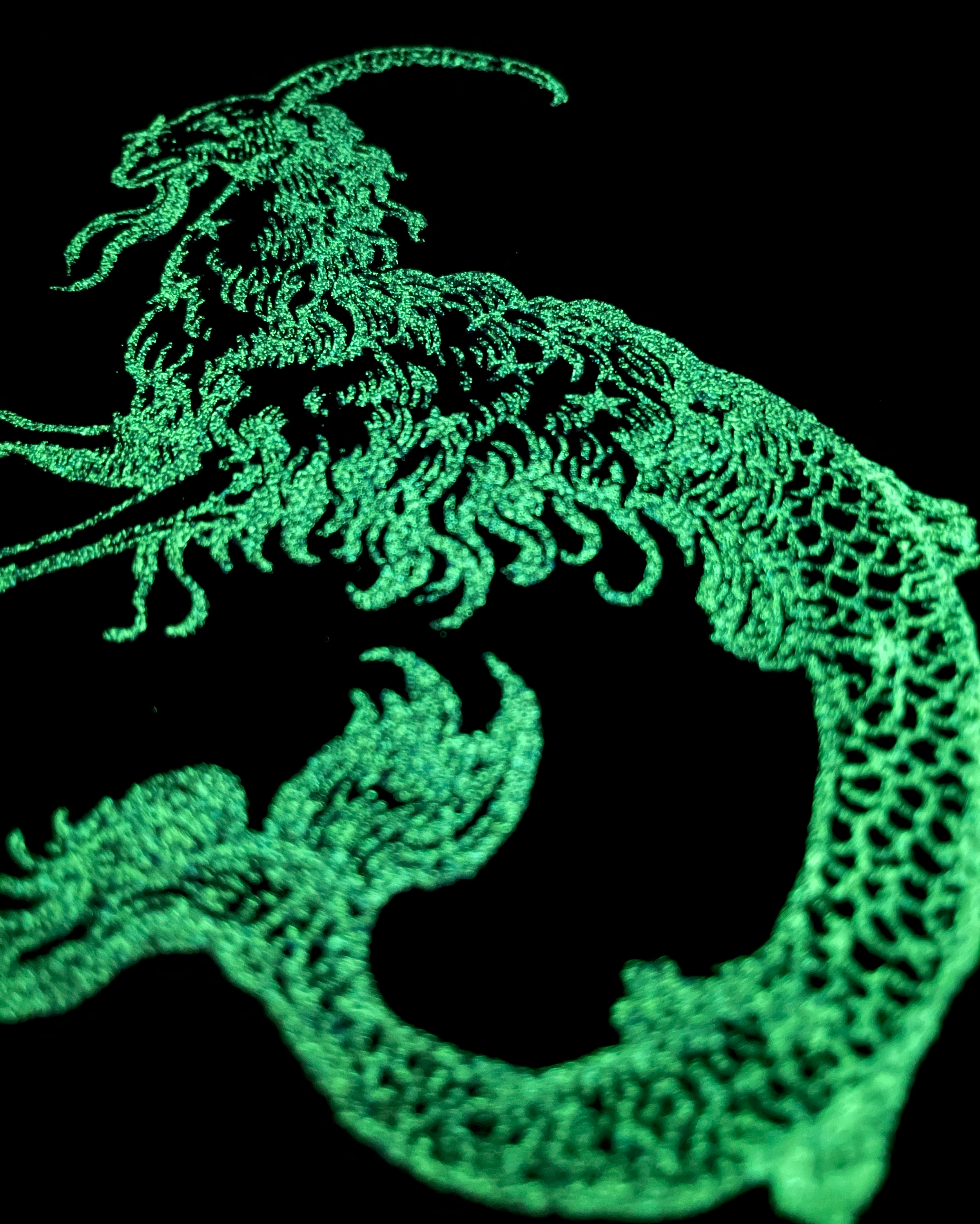Mergoat Small Patch White on Black 03.png