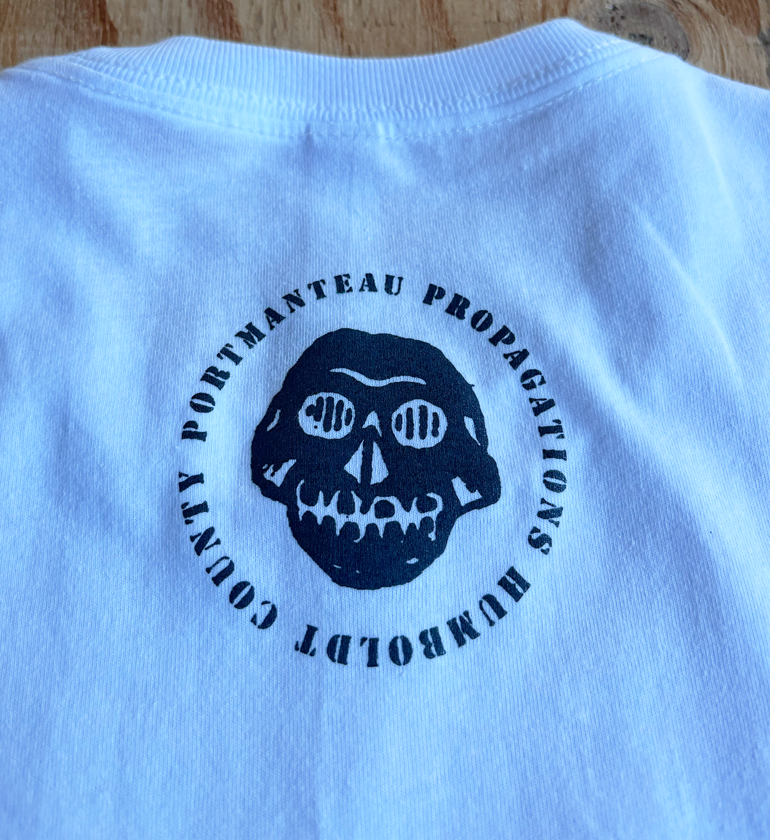 Banana Slug Mens White TS 03.png