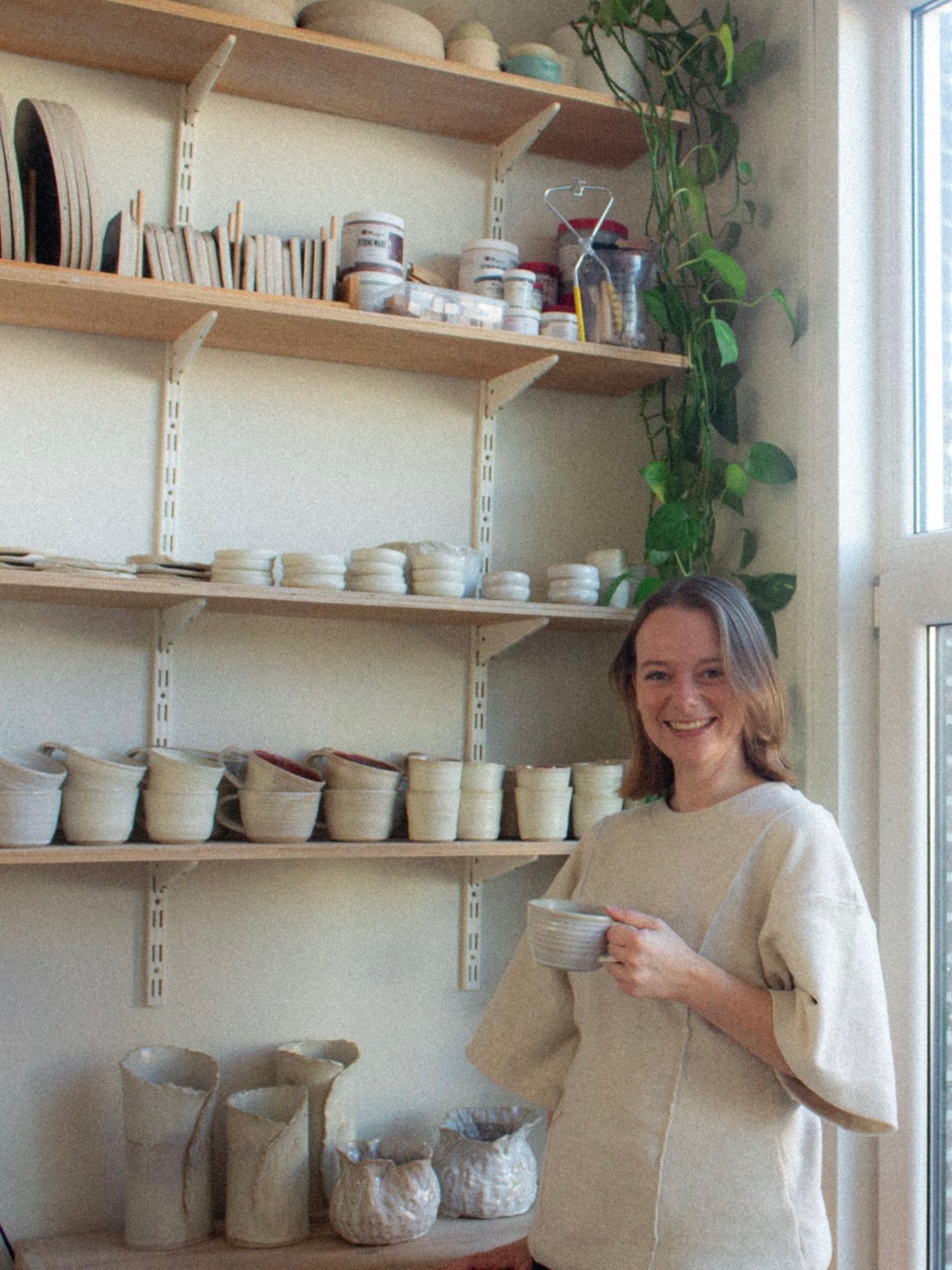 Happy potter over here!

A huge thank you to all who have visited my shop and treated themselves to something special ♡. 

While some items have sold out already, there are still lots of lovely pieces waiting for you.

#ceramics #potterystudio #potte
