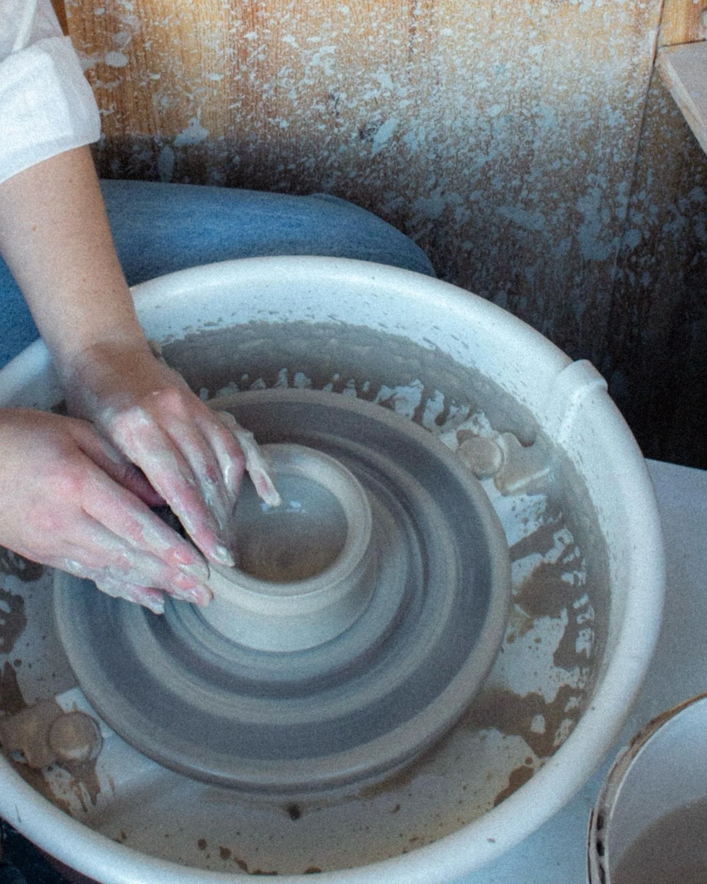 Guess who&rsquo;s back alive from their holiday induced food coma? ✨
I&rsquo;m finally back in the studio, working on some new prototypes and restocking a few sold out favourites. How do we like this so far? 👀🤍

#CeramicsStudio #PotteryInProgress #