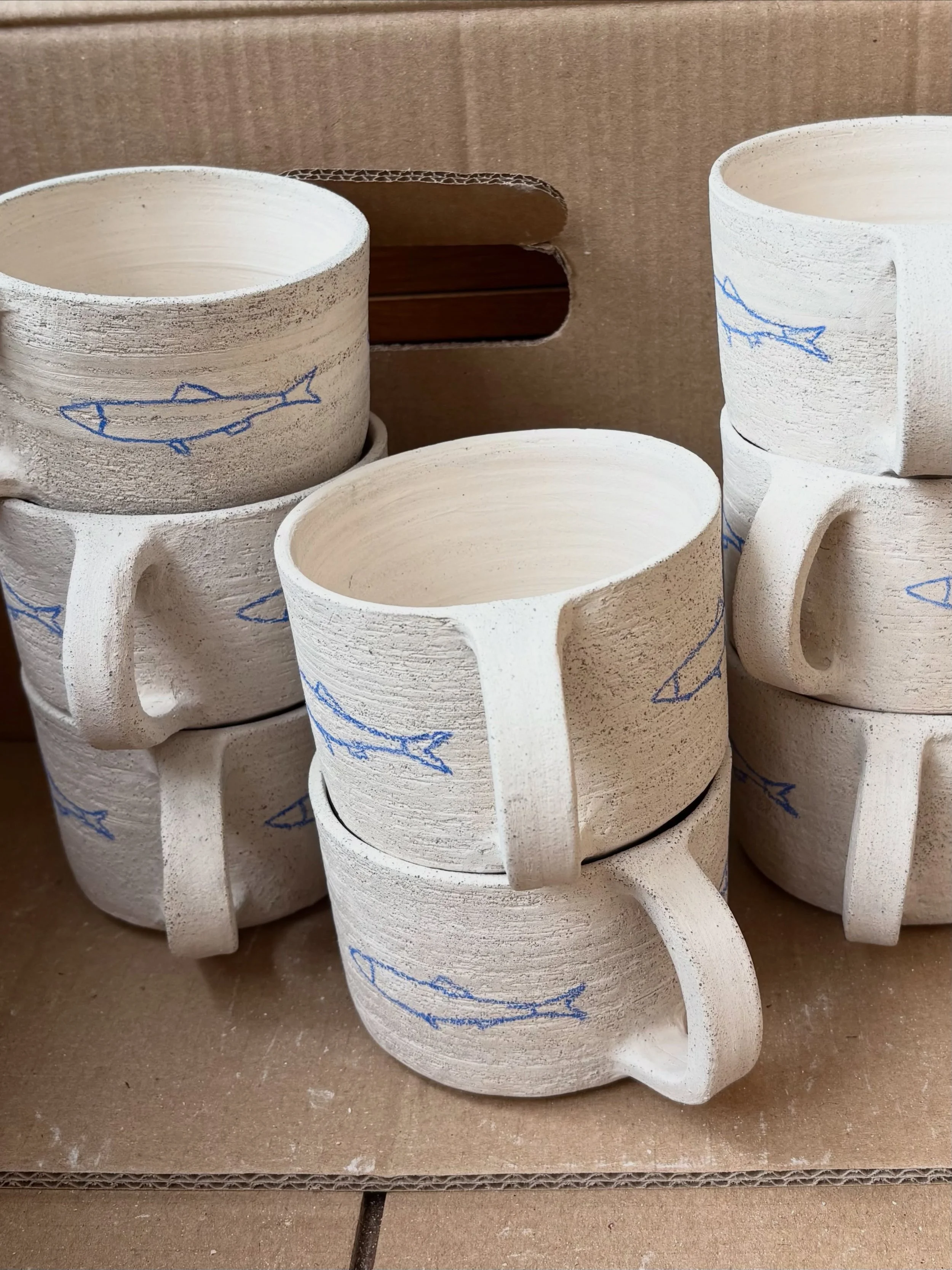 Working on a little something special 🐟 

#ceramics #haring #scheveningen #handmade #denhaagkunst