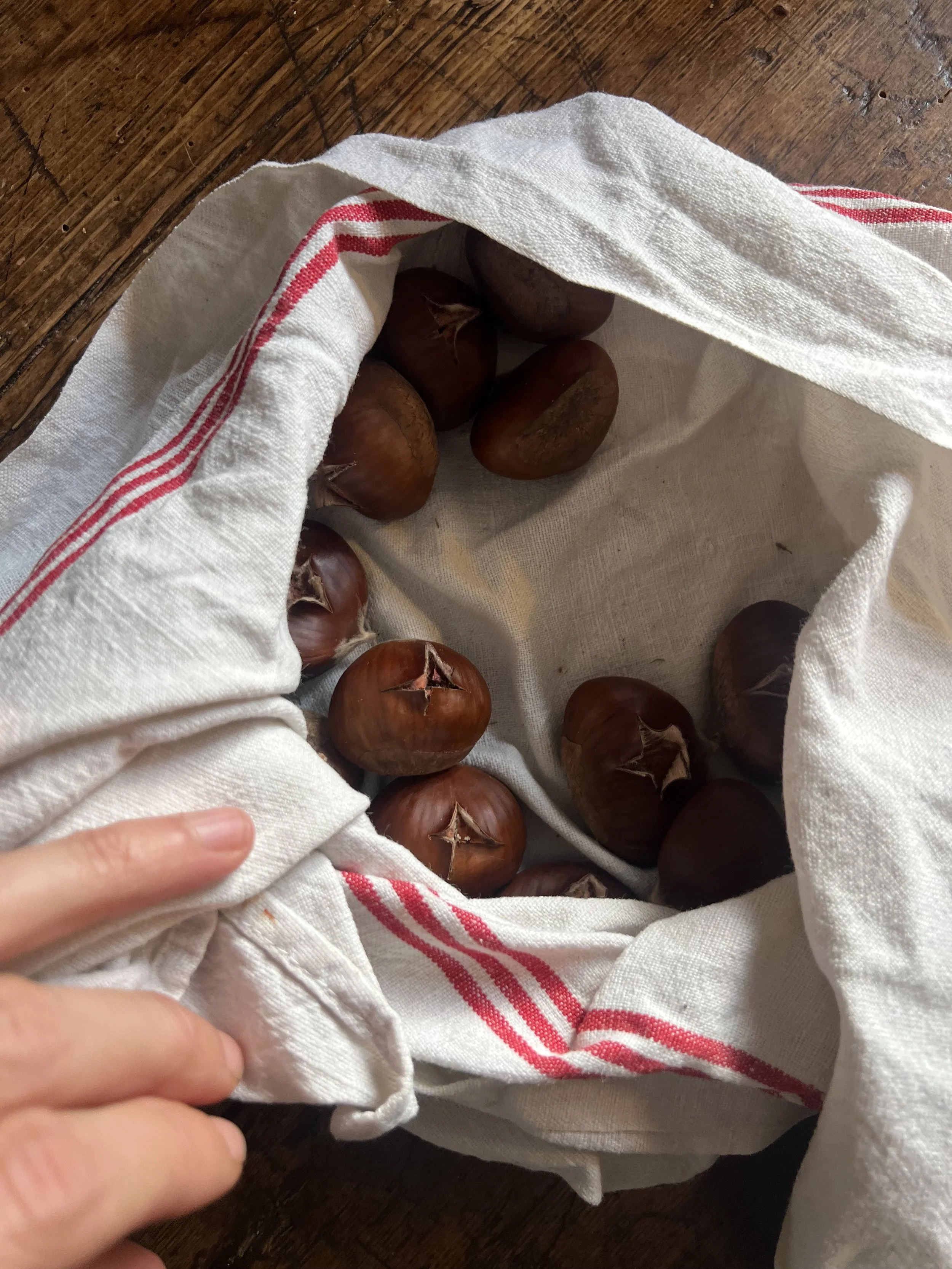 Soupe de châtaignes, lard fumé, haricots coco, potimarron