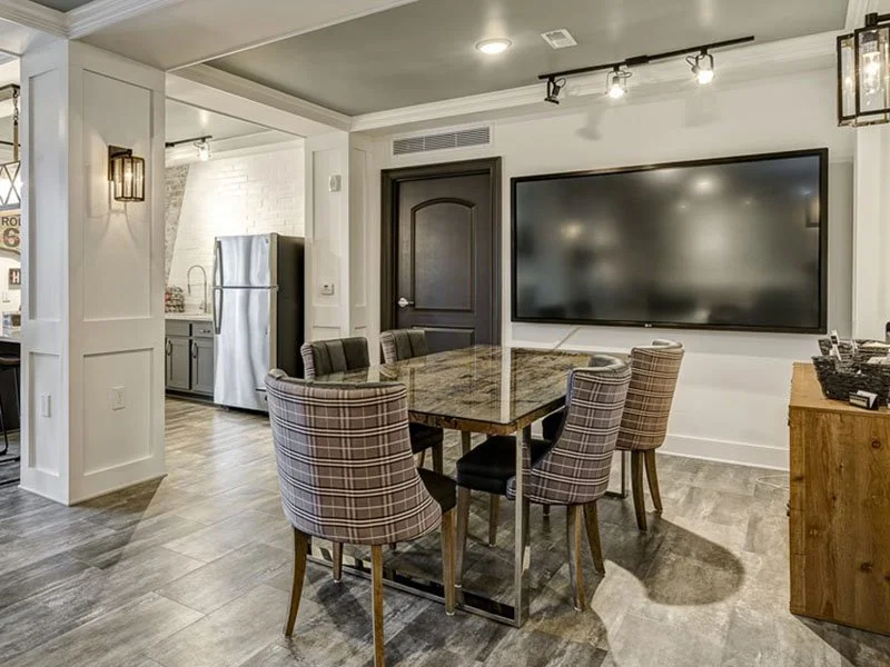 Remote work ready! Jerome residents enjoy high-speed wifi and cozy clubroom nooks for focused productivity.