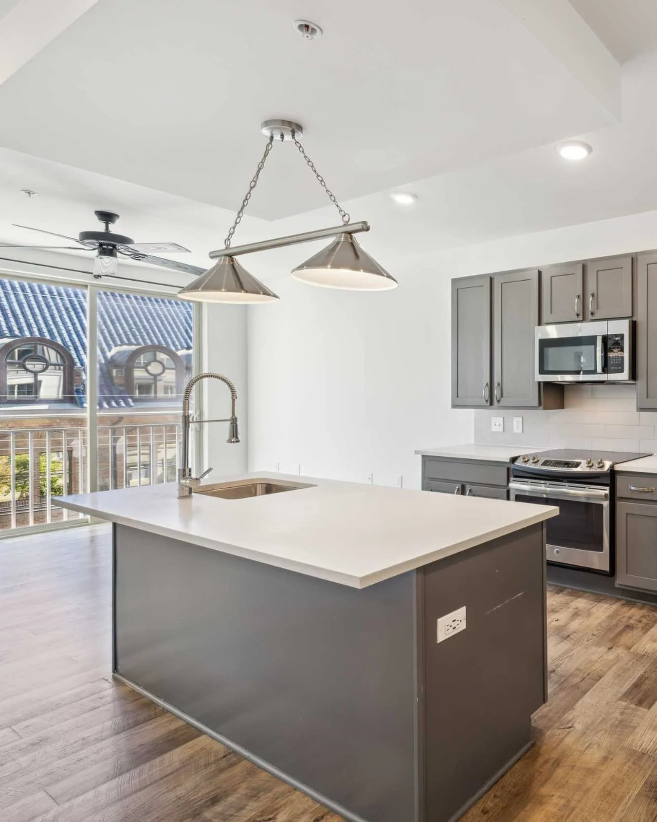 Luxury living in the heart of the Short North 🤍✨

Where city energy meets elevated comfort.

#TheJerome #ShortNorthLiving #ColumbusLiving #LuxuryApartments #LiveElevated