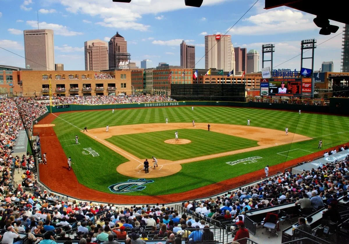 Nothing says summer in Columbus like a Clippers game ⚾️ The Jerome is located just about a mile from Huntington Park, so catching a game and hitting Dime-A-Dog Night every Tuesday home game has never been easier 🌭