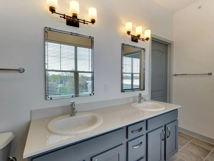 The Jerome | Victorian Village Apartments in Columbus, OH | Bathroom