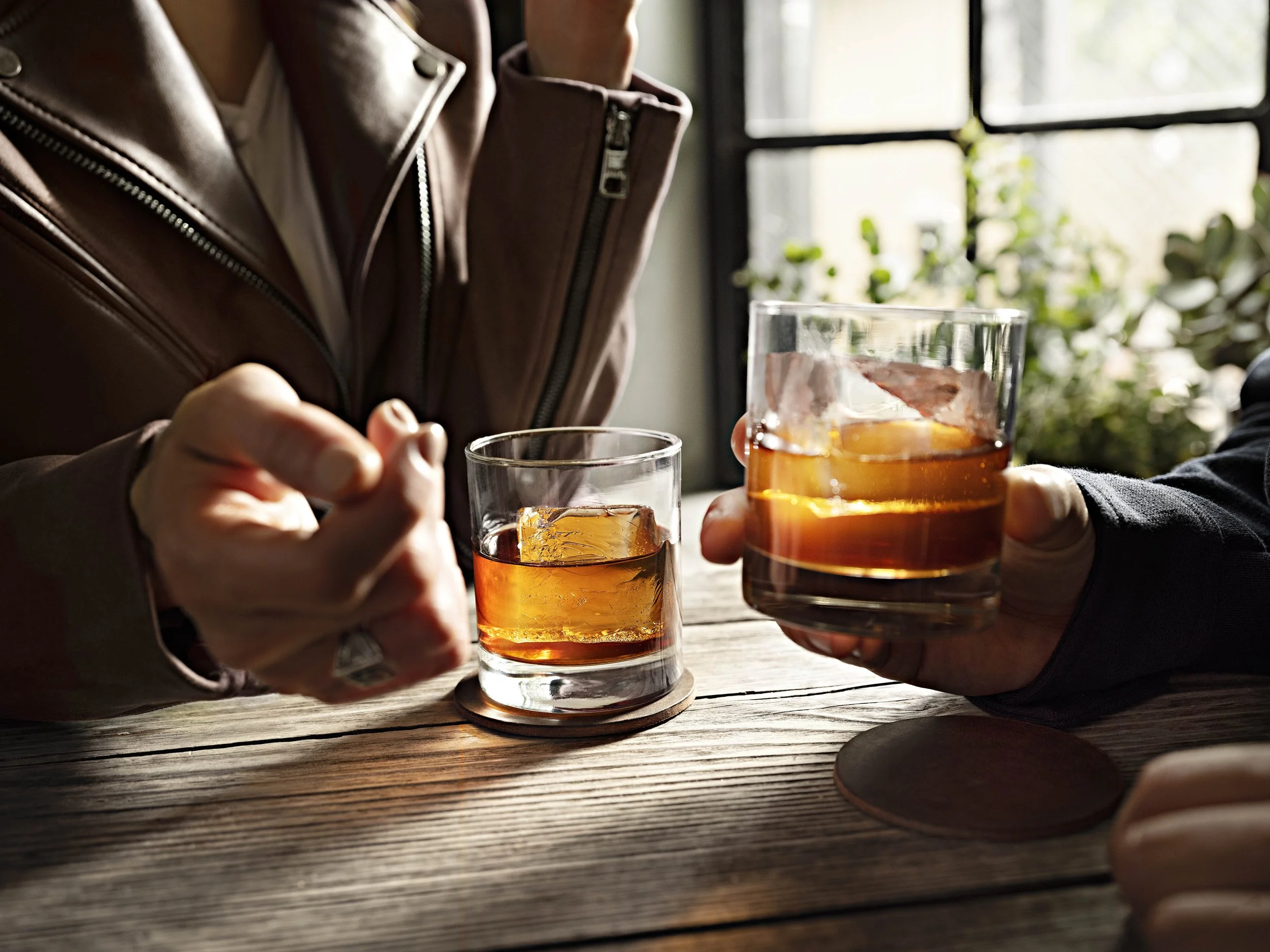 2010718_KnobCreek_VISID_Bar_DateNightIn-F_2071-7-RGB.jpg