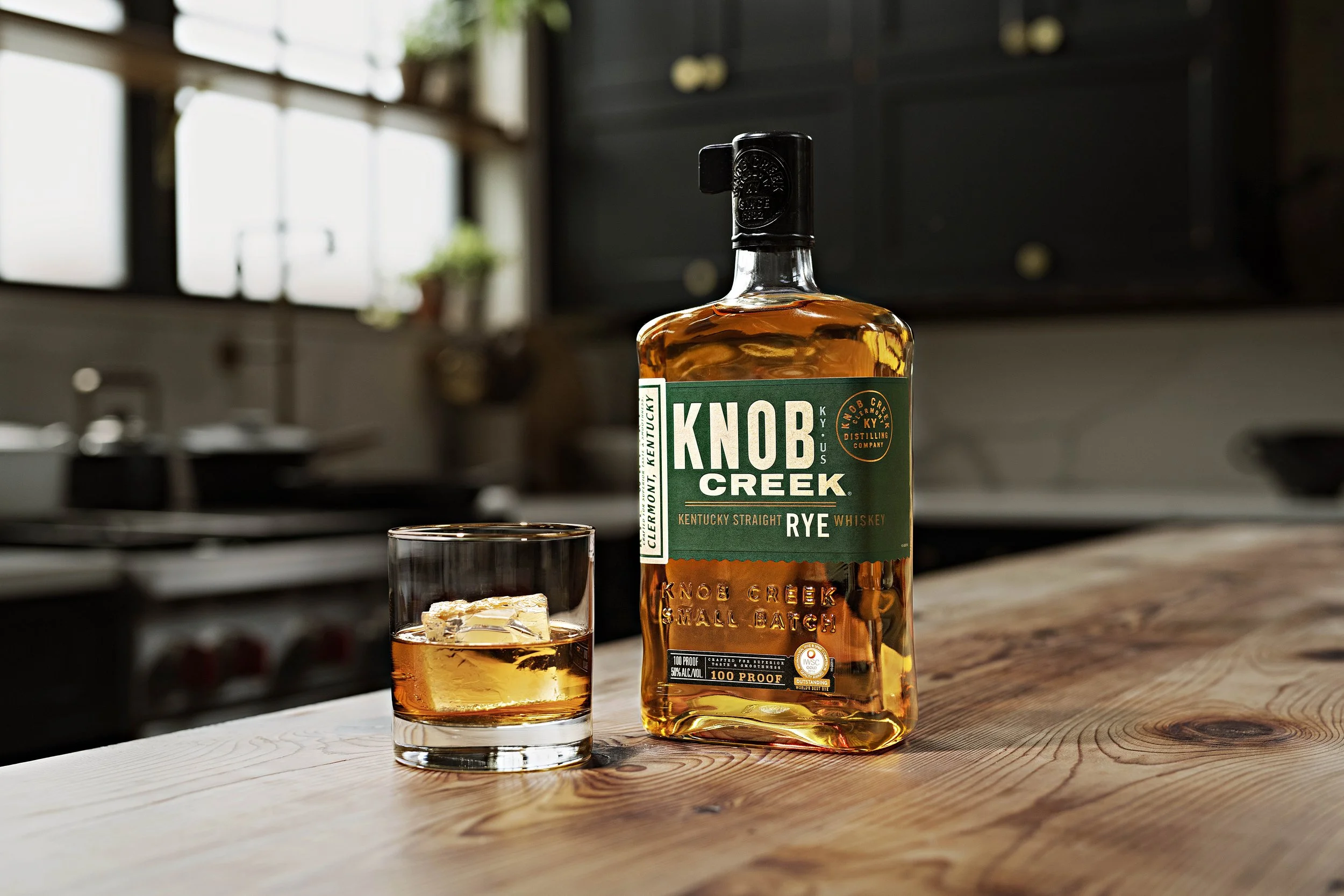 2010718_KnobCreek_VISID_Home_RyeBottle-N_4819-9-RGB.jpg