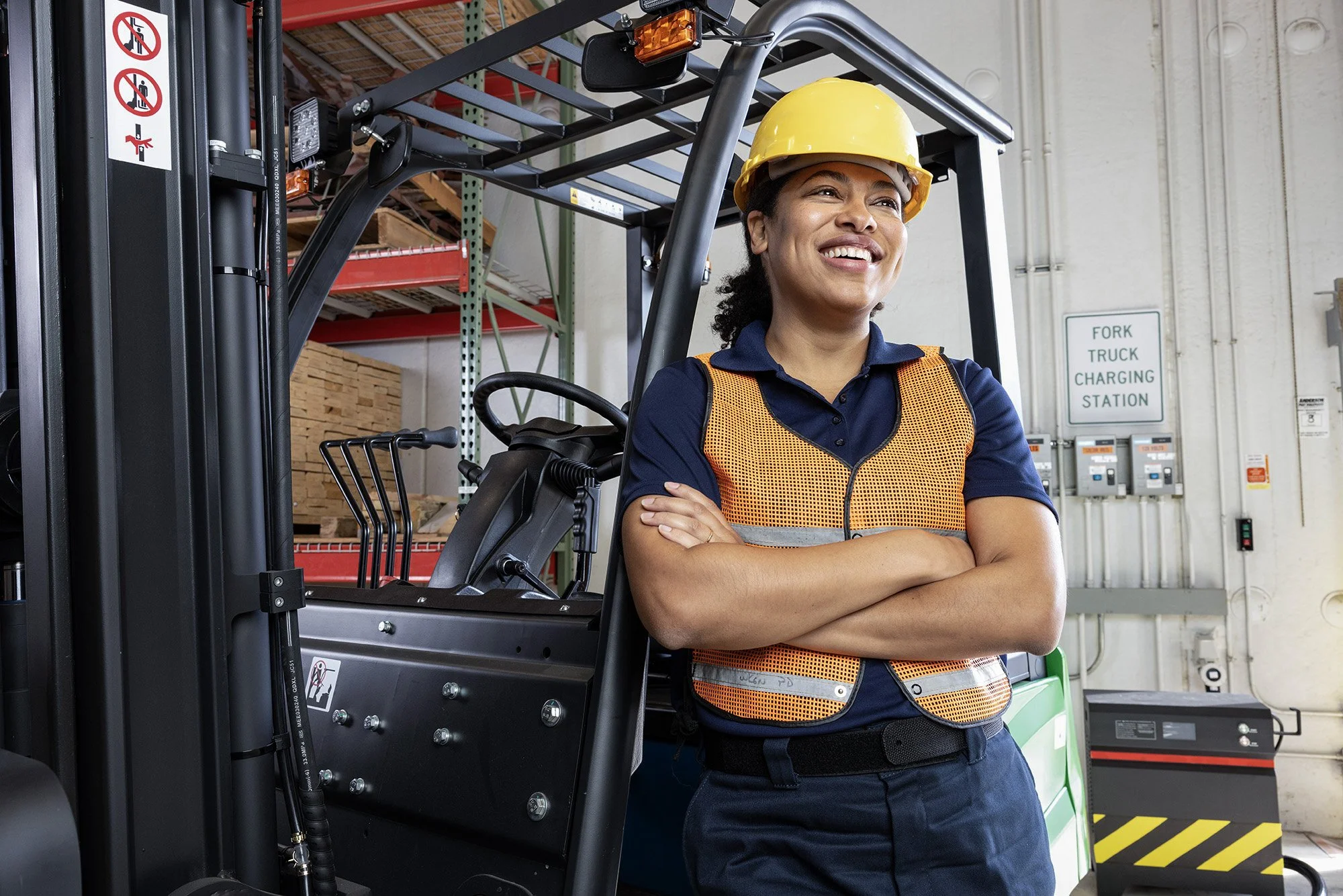 230913_Comed_EEE_01_ElectricForkLift_Lifestyle_349 copy 2.jpg