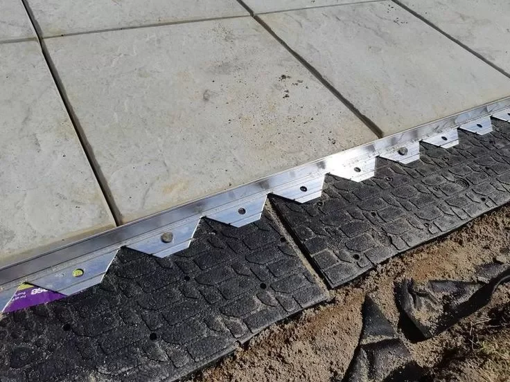 What is the best edging for pavers