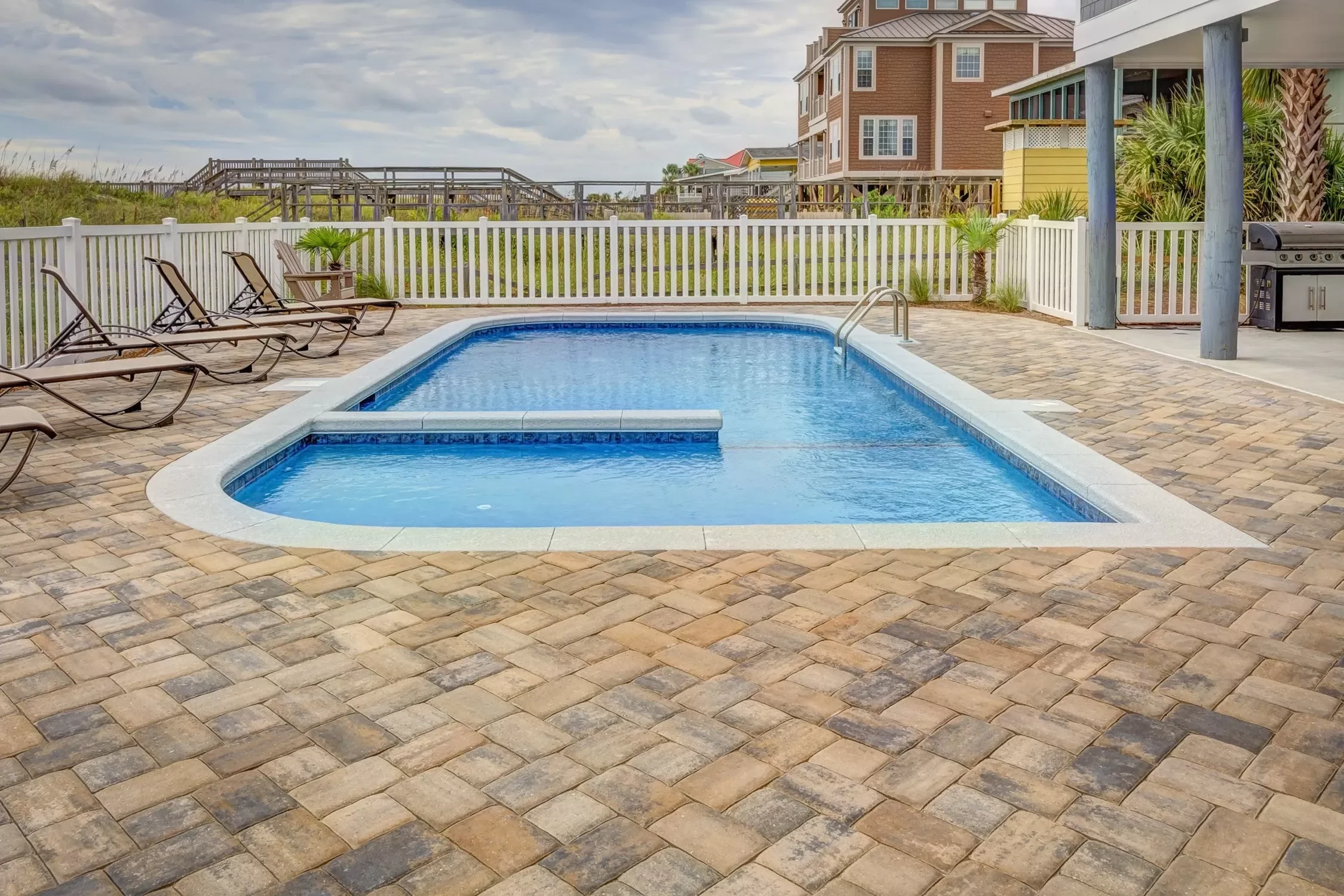 Pool Deck Maintenance: How to Prepare Your Pool Deck for Summer