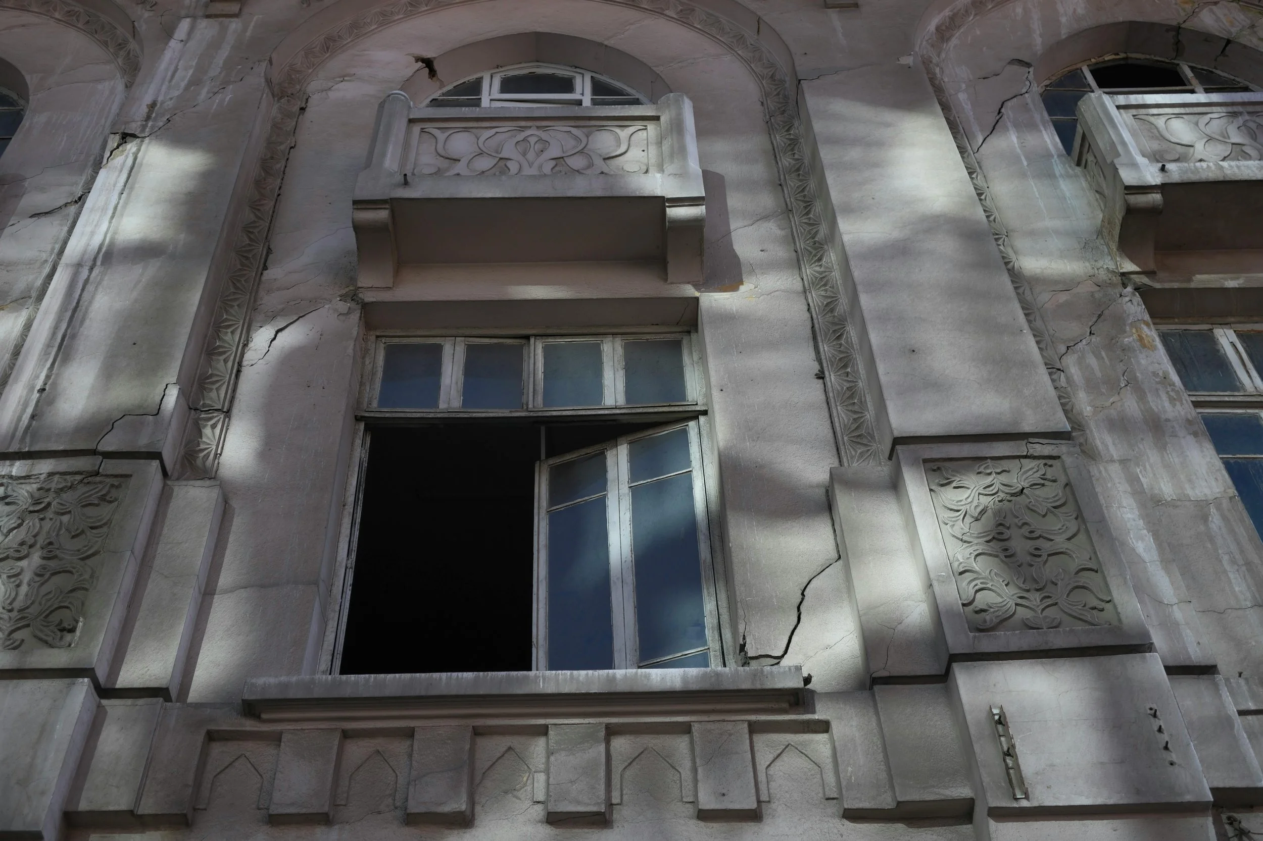 Noticed Cracks in Your Facade? Here’s What NYC Owners Should Do First