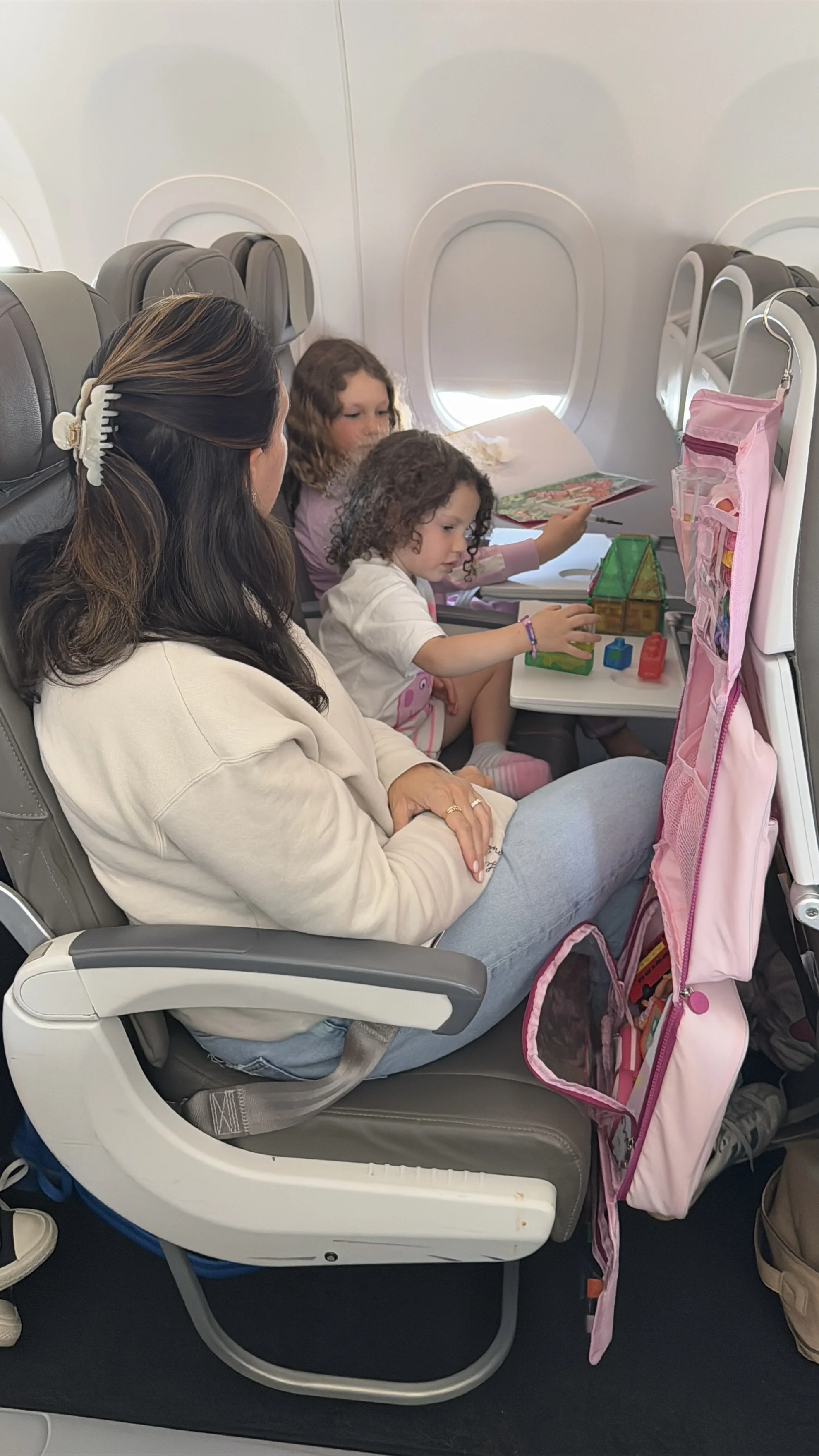 HAVE A “ZERO-STRESS” FLIGHT WITH A TODDLER: PACKING A TODDLER CARRY-ON